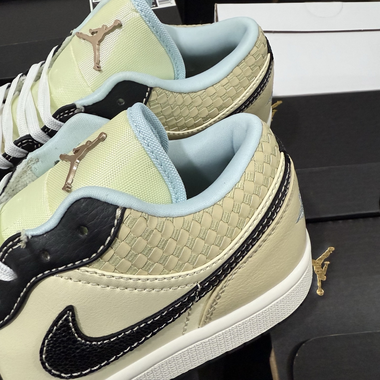 Nike Air Jordan 1 Low SE "Coconut Milk Black Muslin" HQ3437-101