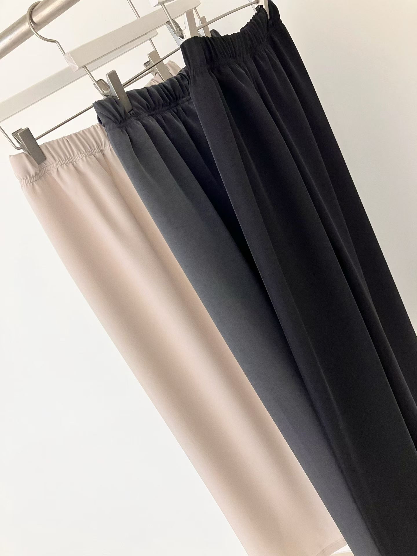 HA3 橡筋腰滑身闊褲