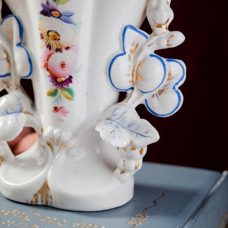 Antique Victorian c.a.1860s Hand paint Floral Foliage Shaped Vase/Spill Vase (MT1546-3)
