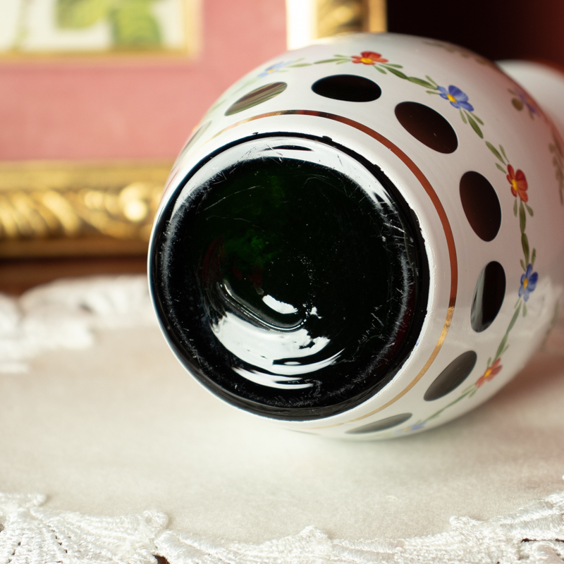Mid-Century Bohemian Cased Enamel Emerald Green Kunstglas/Art Glass Vase with Sticker Label(GE002)