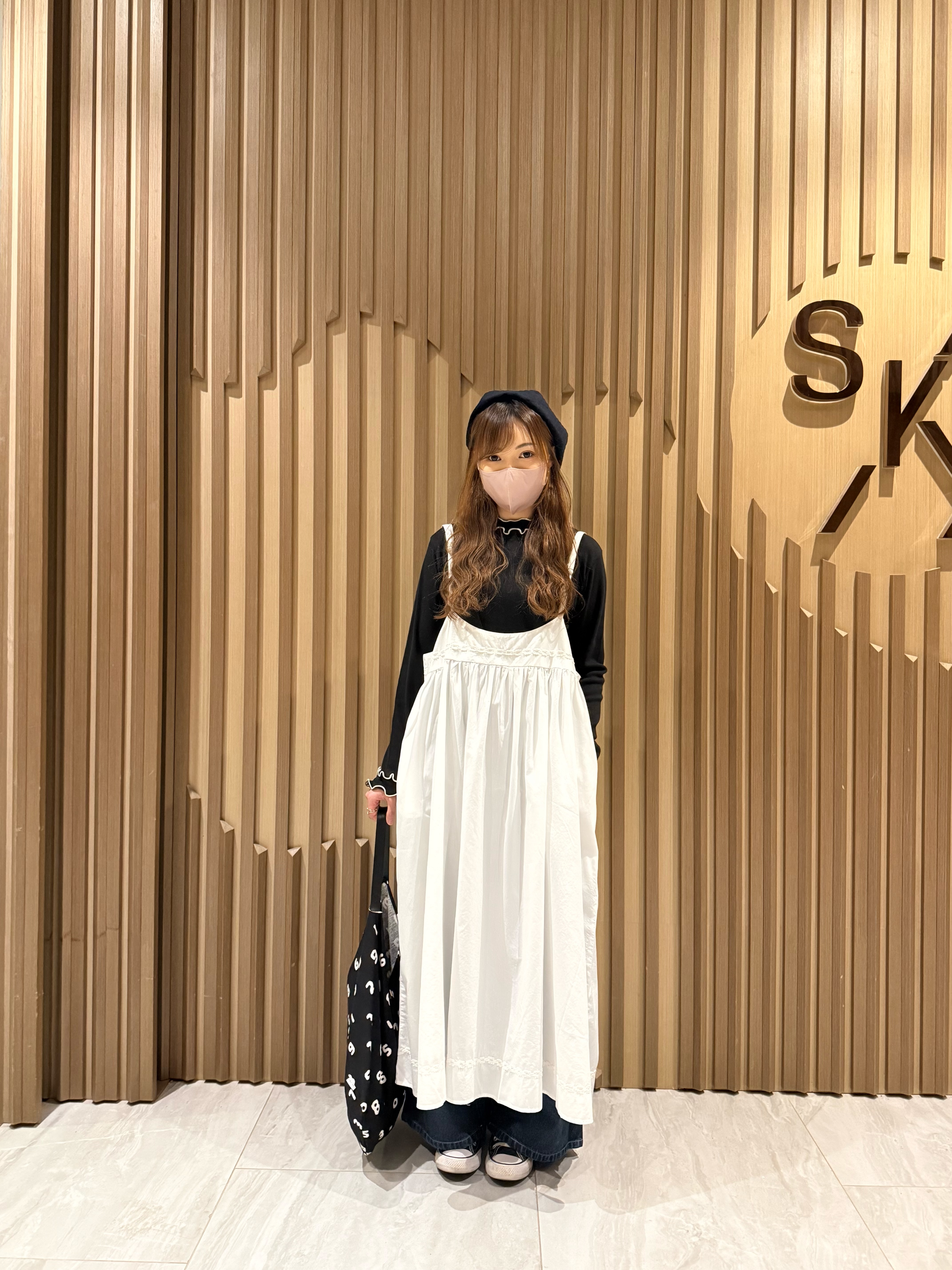 刺繡花邊吊帶裙（白色）