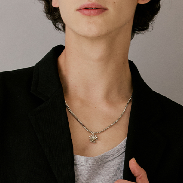 [VINTAGE HOLLYWOOD] Flutter Daisy Necklace