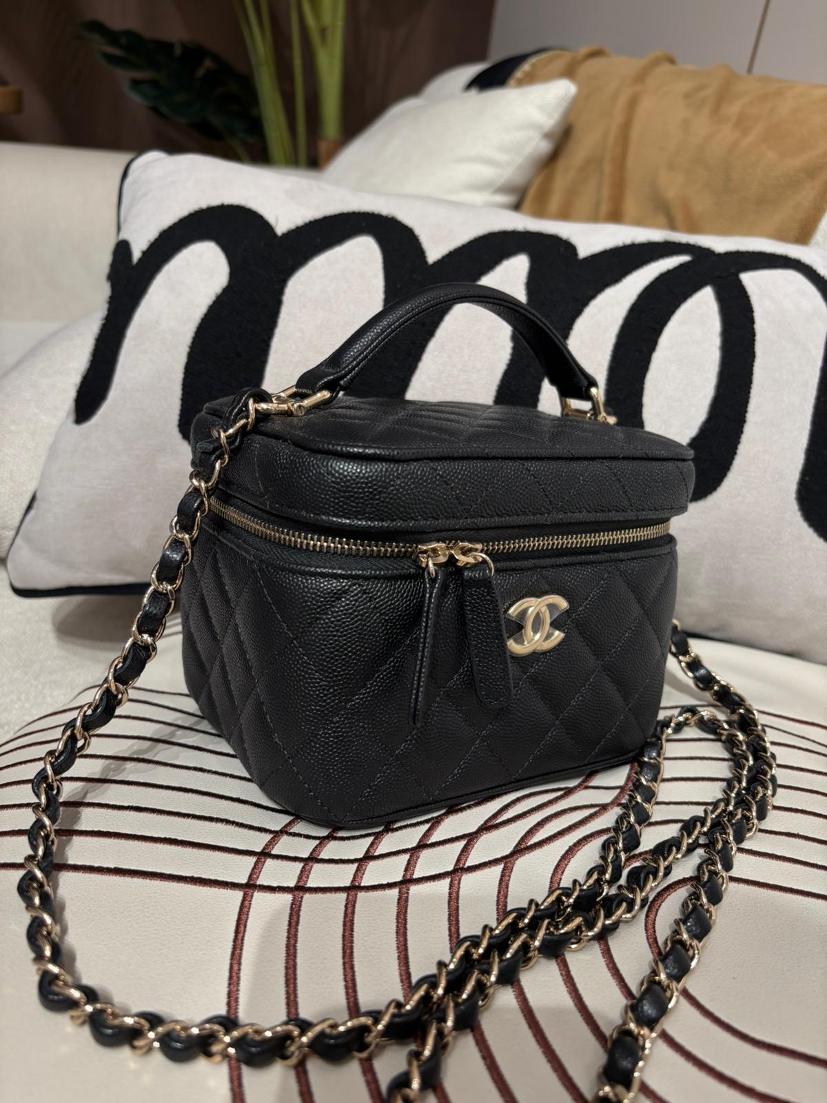 Chanel Vanity With Chain Large 100% Authentic , 98%New ✅Dust bag ✅Box