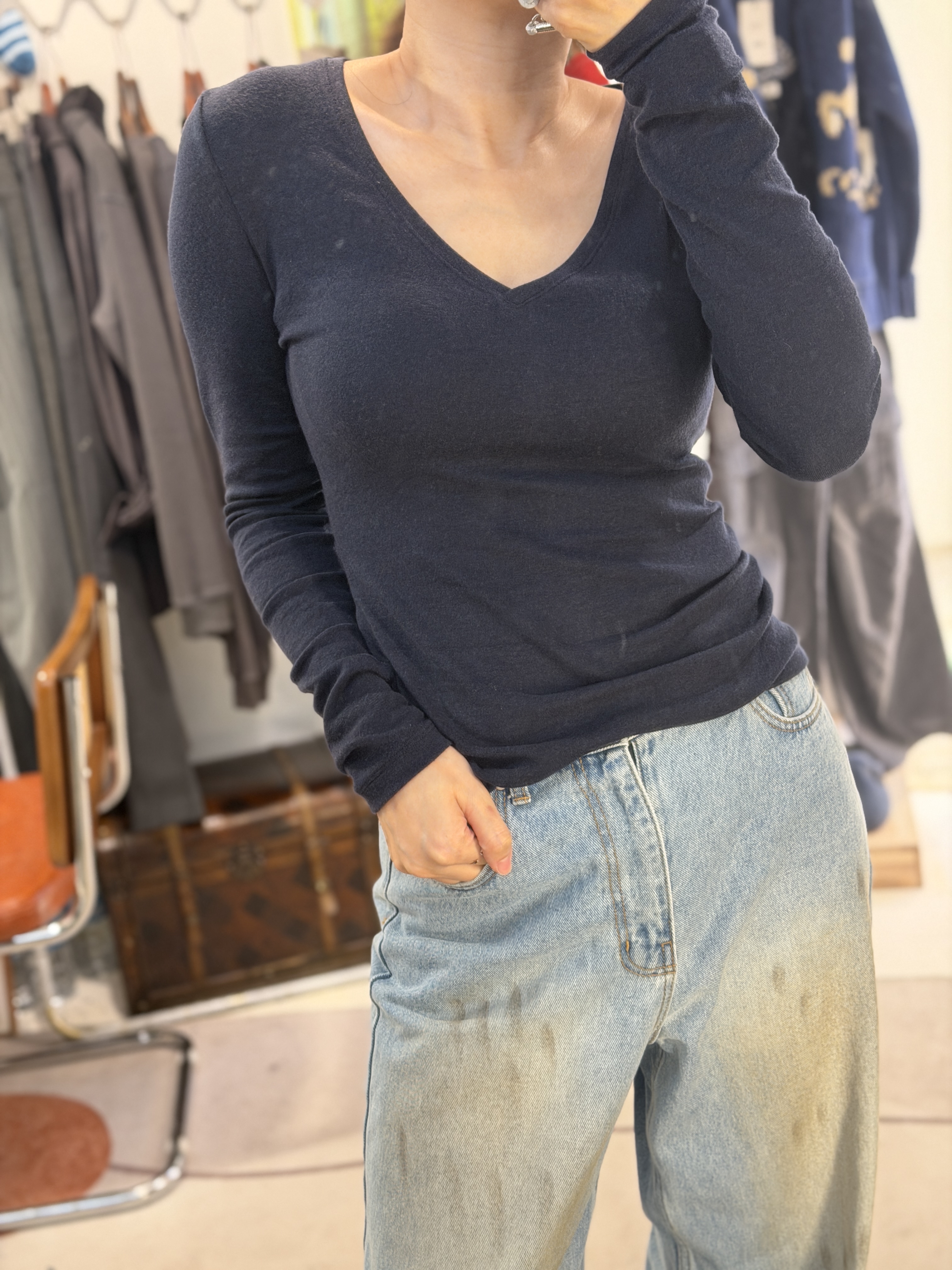 Quality warm basic V top 