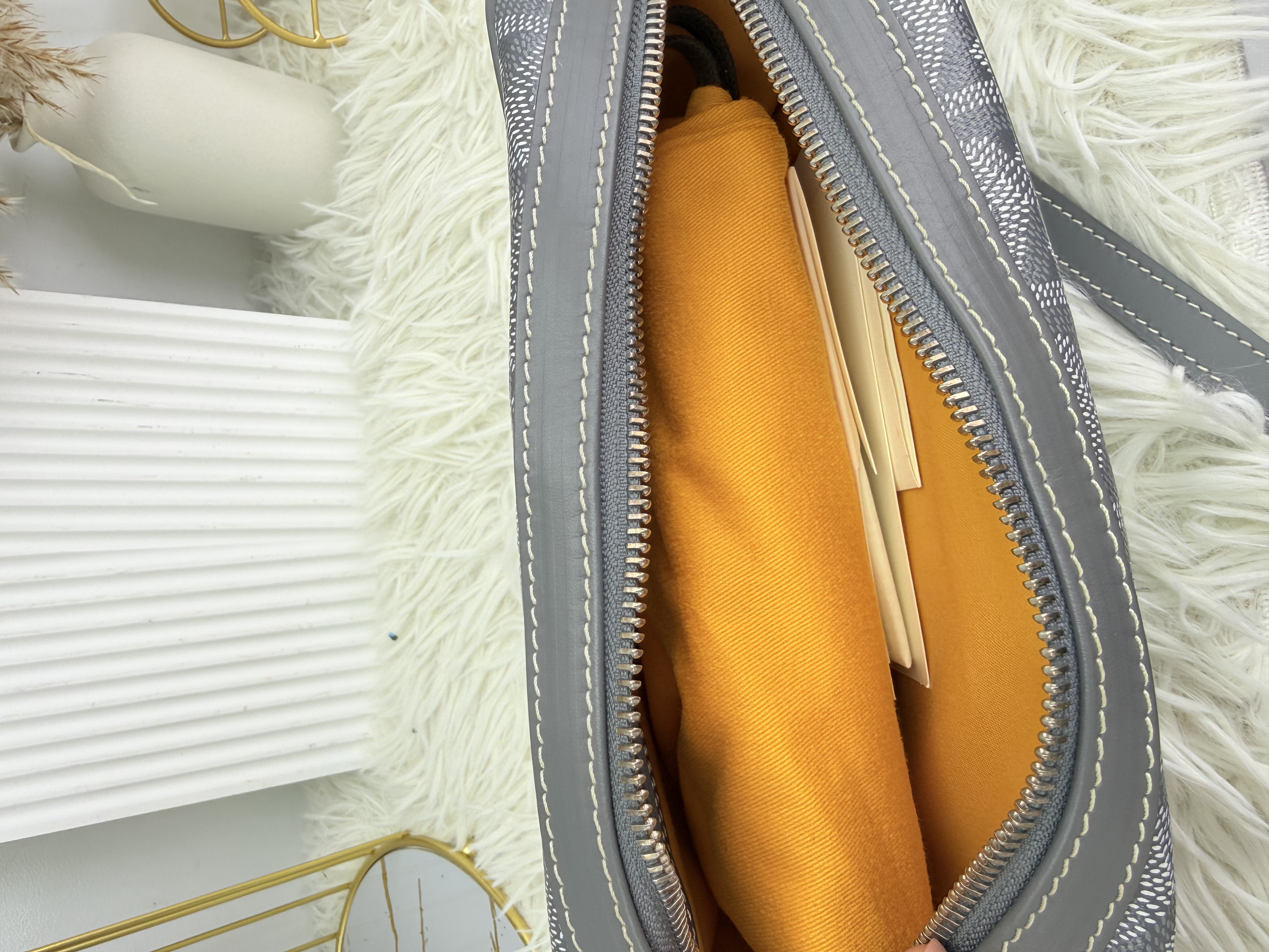 Goyard 👜 PRE OWNED 🛍️灰色老花相機包 2026專門店單 有塵袋 🩶 