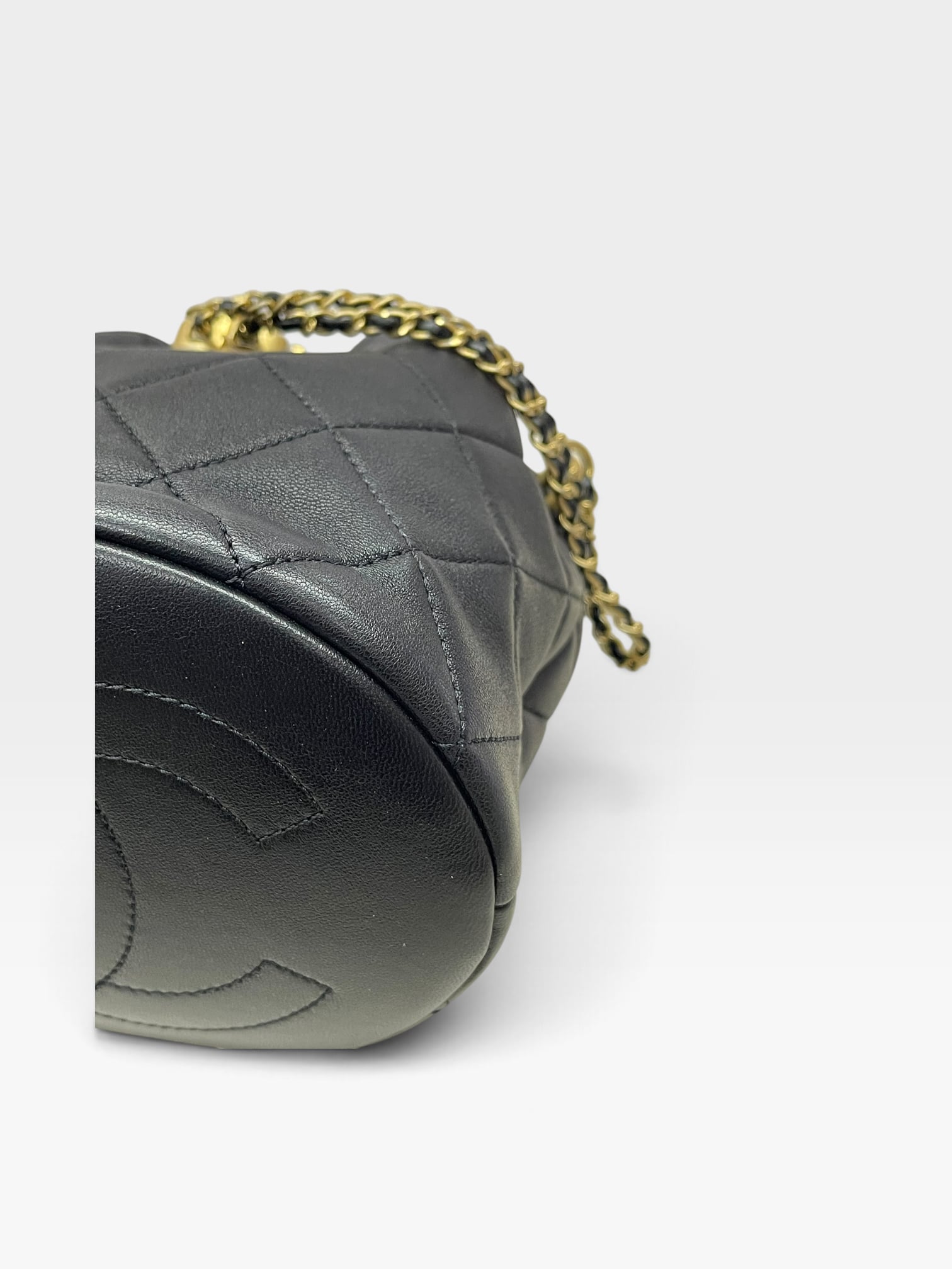 Pre-Owned CHANEL Bucket Bag / Product Code: 091003