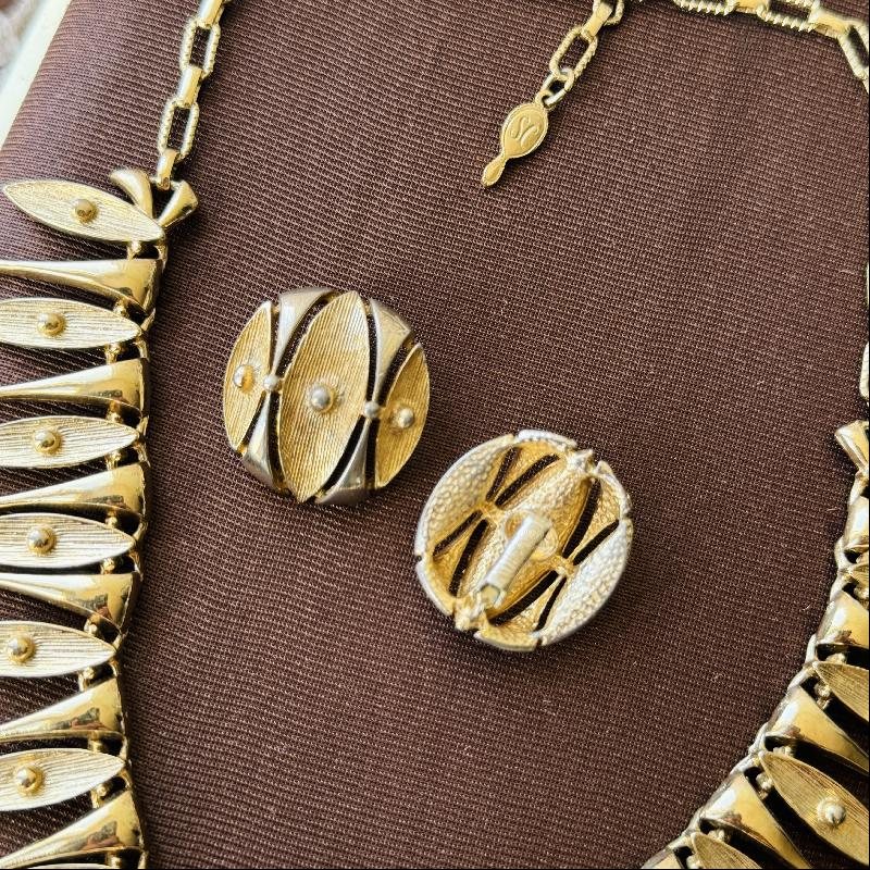 Vintage 1962 Sarah Coventry "EGYPTIAN TEMPTRESS" Statement Necklace and Clip Earrings Set (MT2146)