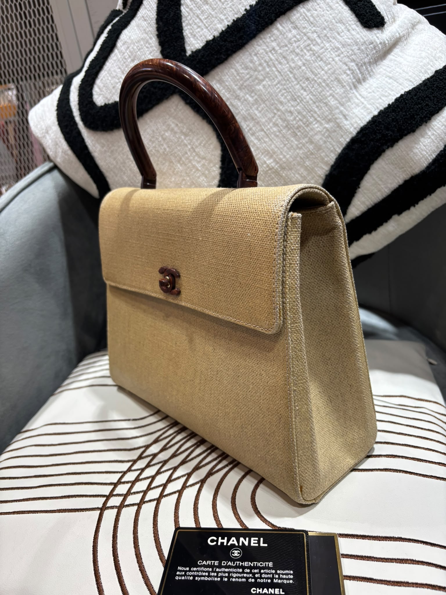 Chanel vintage Kelly bag  100%Authentic, 95%new  ✅card
