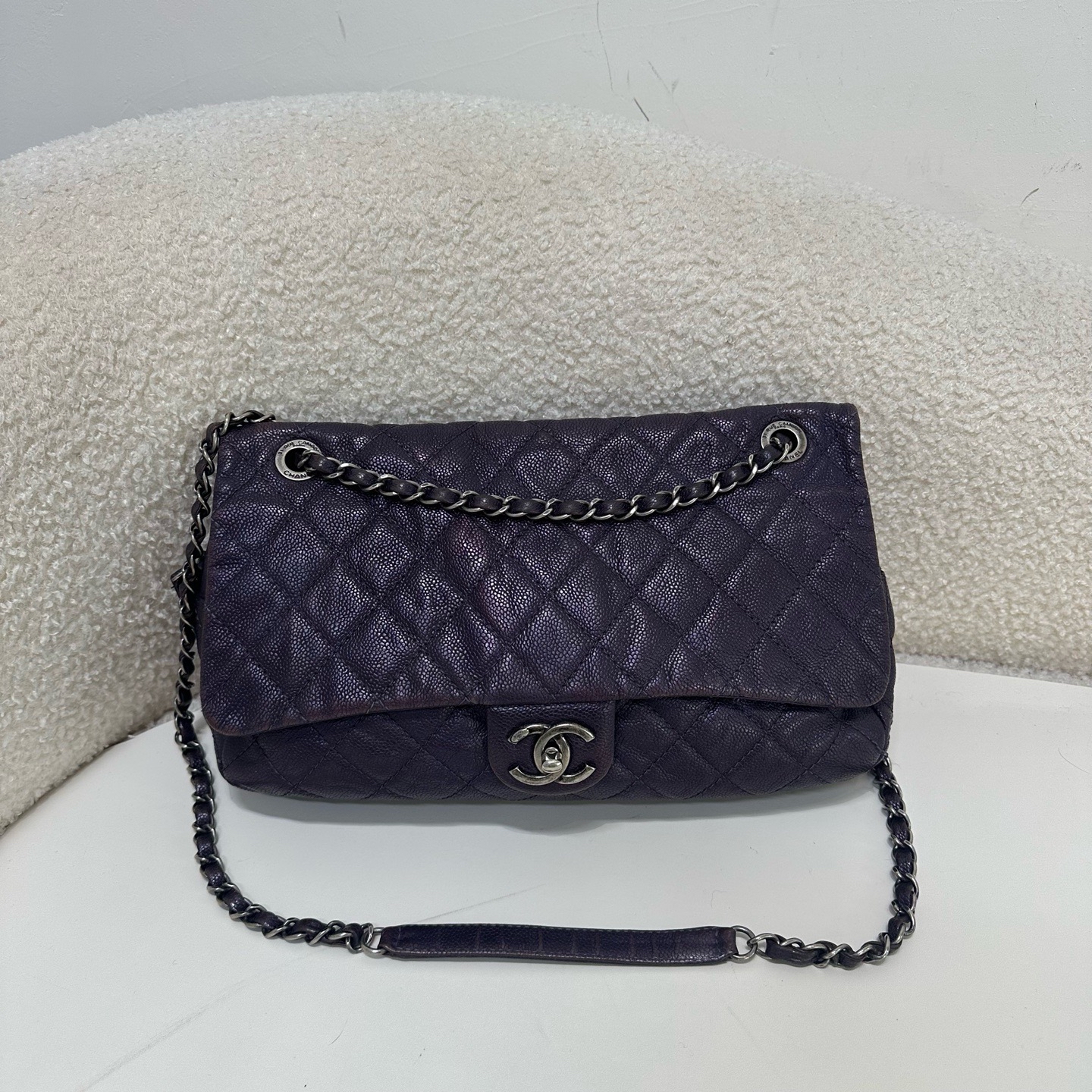 【預訂貨品】鐳射16開 Chanel 紫色cf jumb機場包