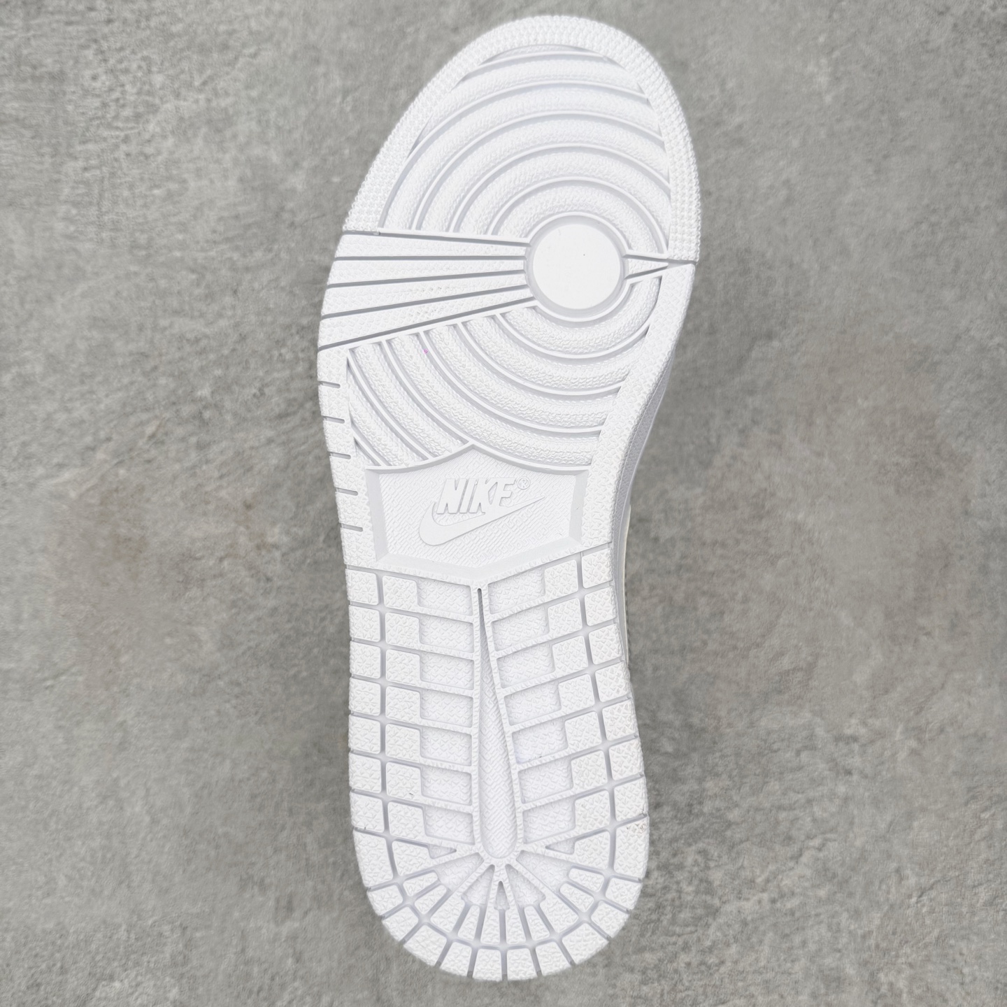 Nike Air Jordan 1 Low IQ9381-100