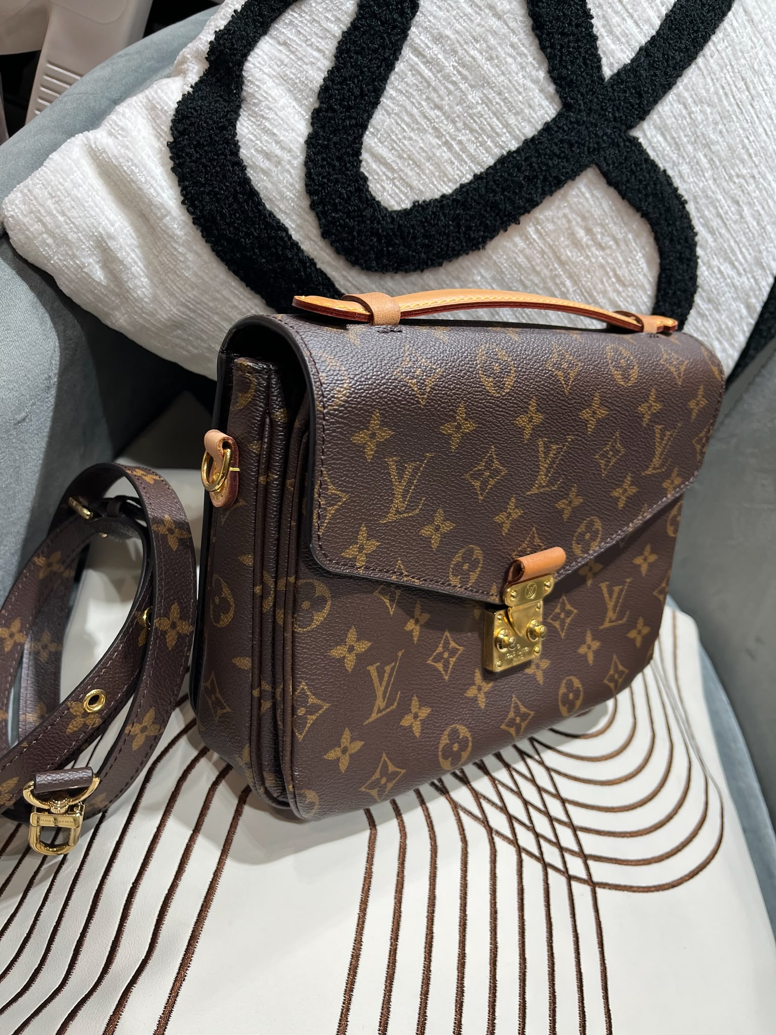 Lv Metis pochette monogram 2way bag 100%Authentic,92%new ✅dust bag