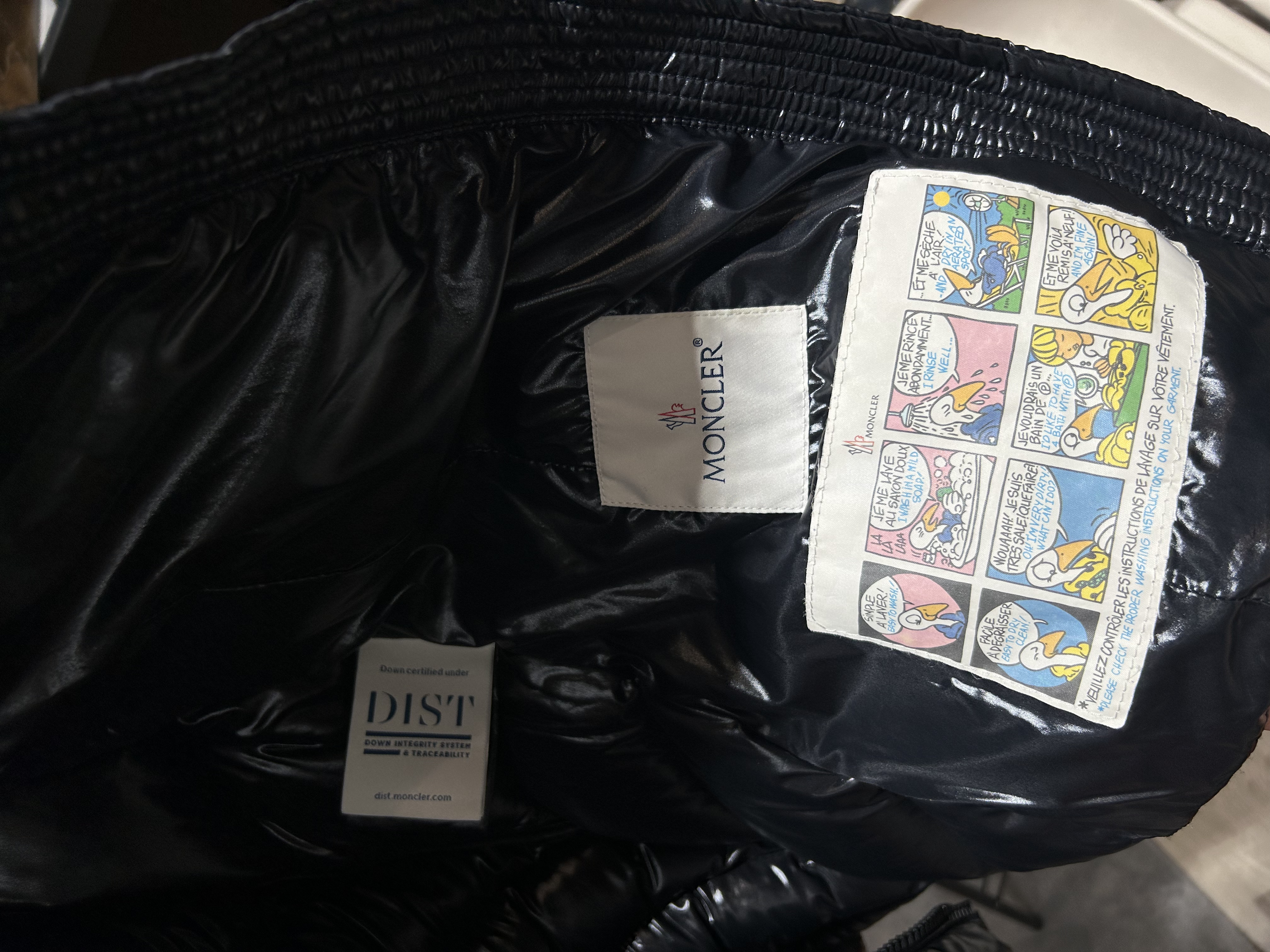  Moncler down outer Size: 1 黑色羽絨 100%Authentic, 99%New