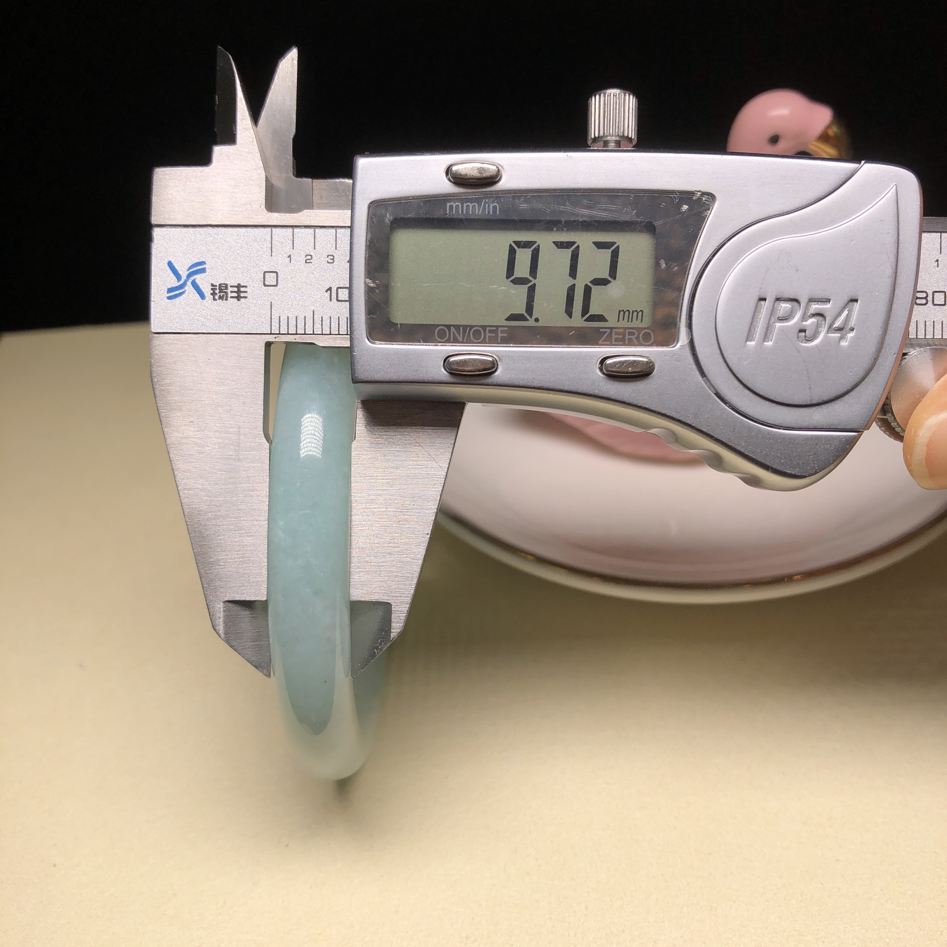 木那湖水綠圓鐲54.mm C06174