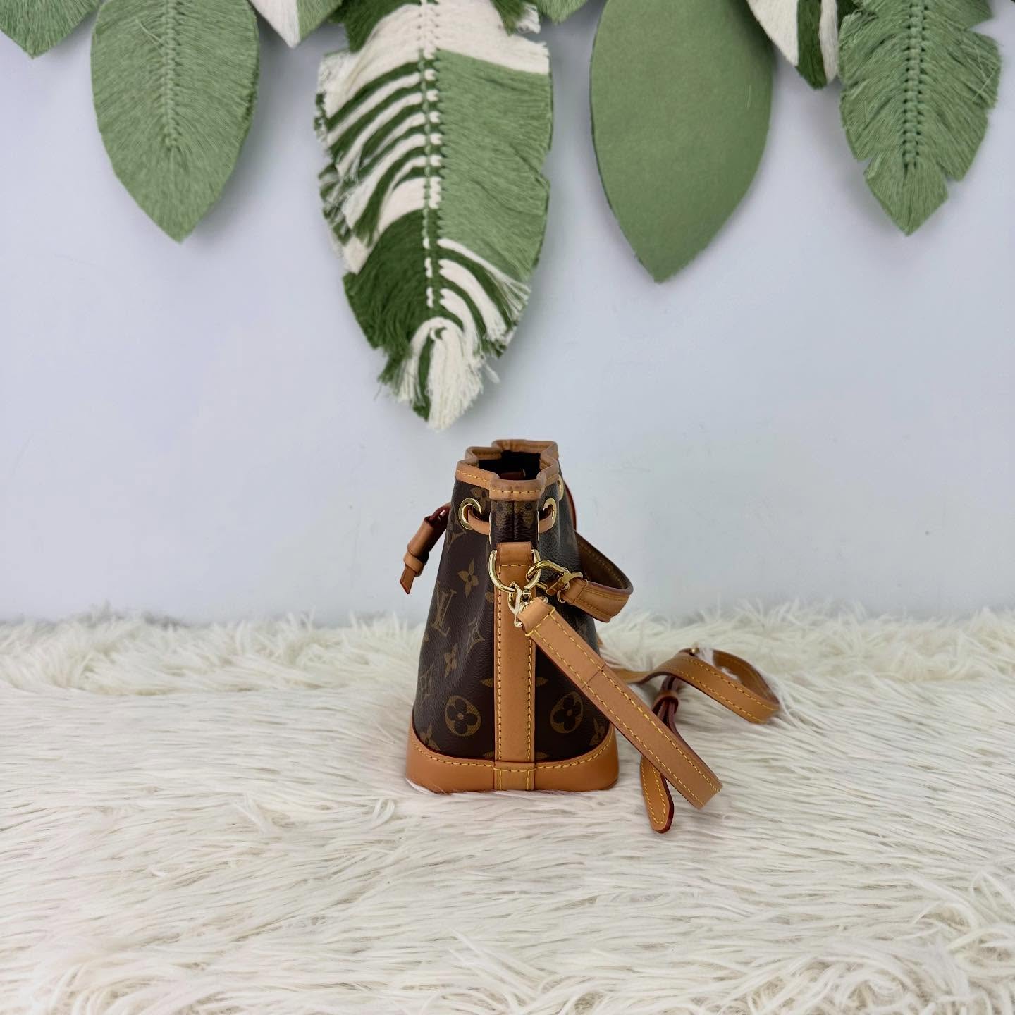 LV 🤍PRE OWNED Nano Noé 小水桶包 晶片款 全套有單🤎