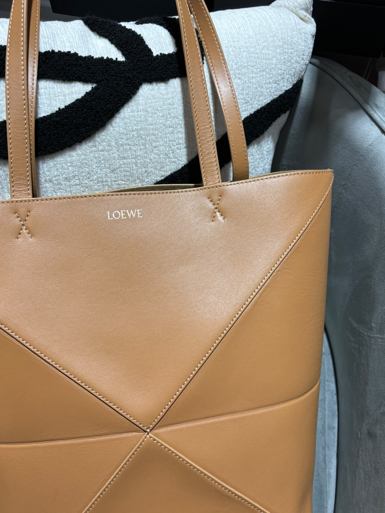Loewe puzzle fold Tote calfskin 100%Authentic, 98%New ✅收據✅Dust bag