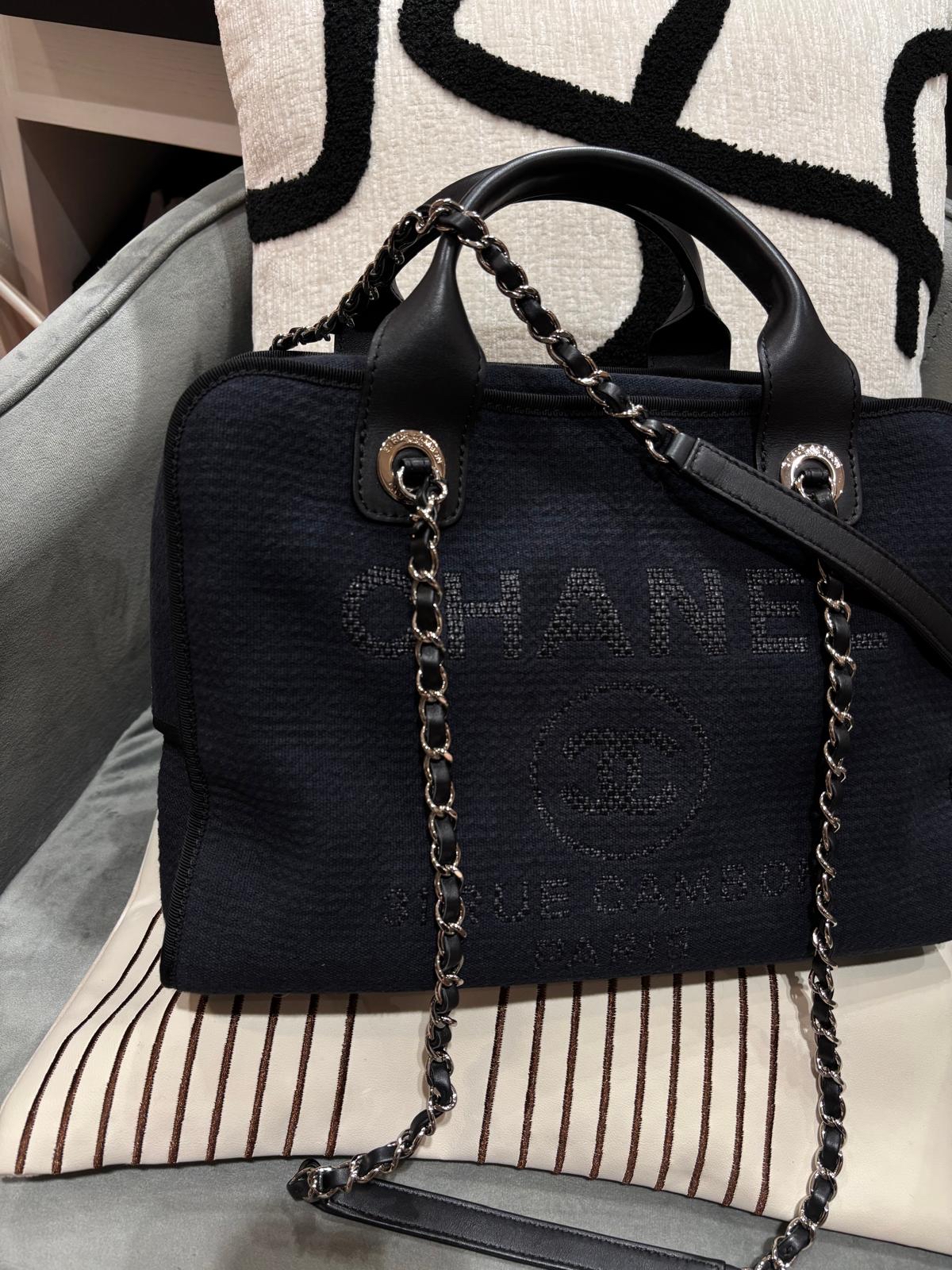 Chanel deauville Boston bag  Navy 100%Authentic,95%new  ✅晶片✅Dust bag 