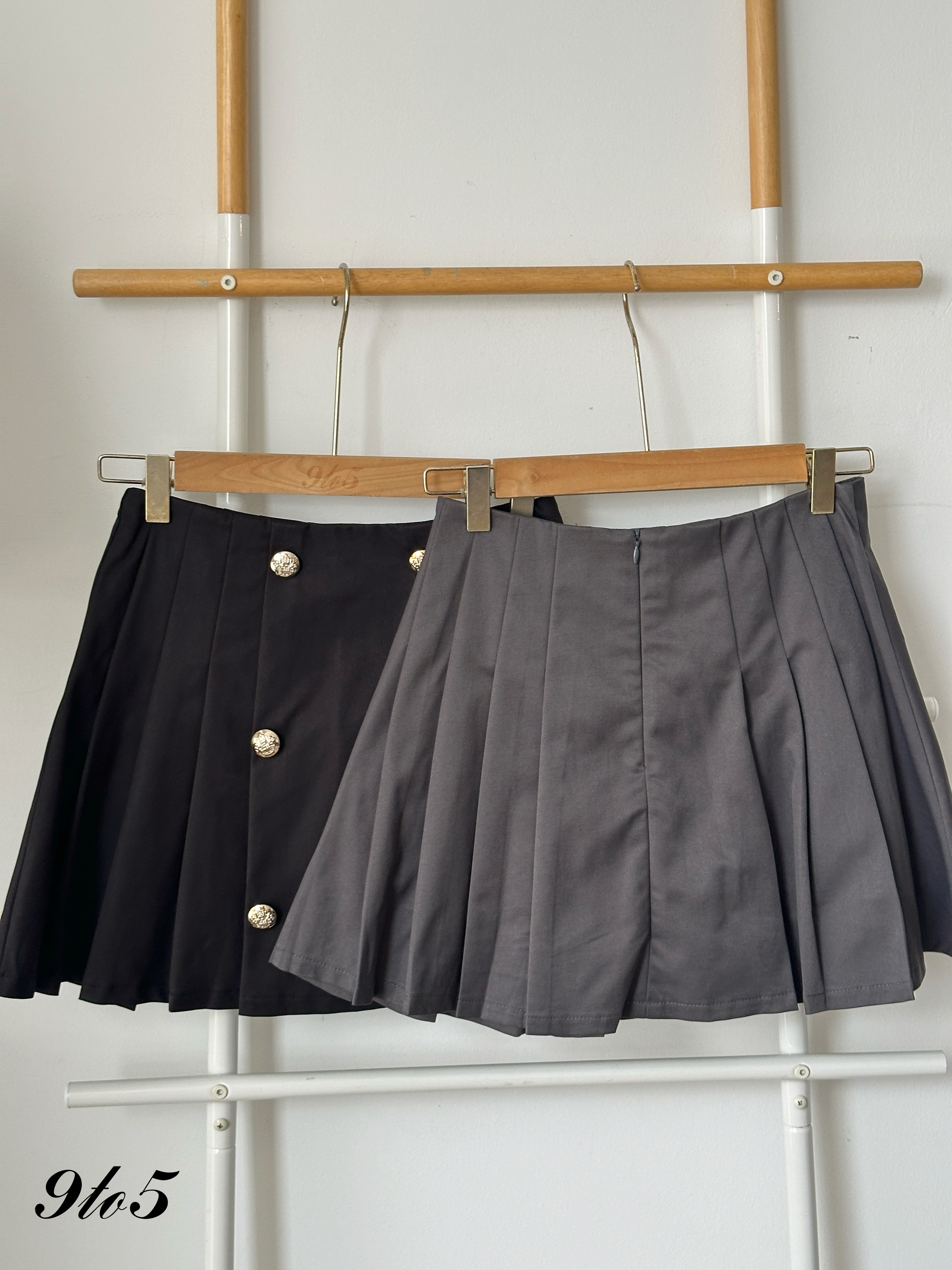 S1908 Short Pleated Skirt - 3 Colors 