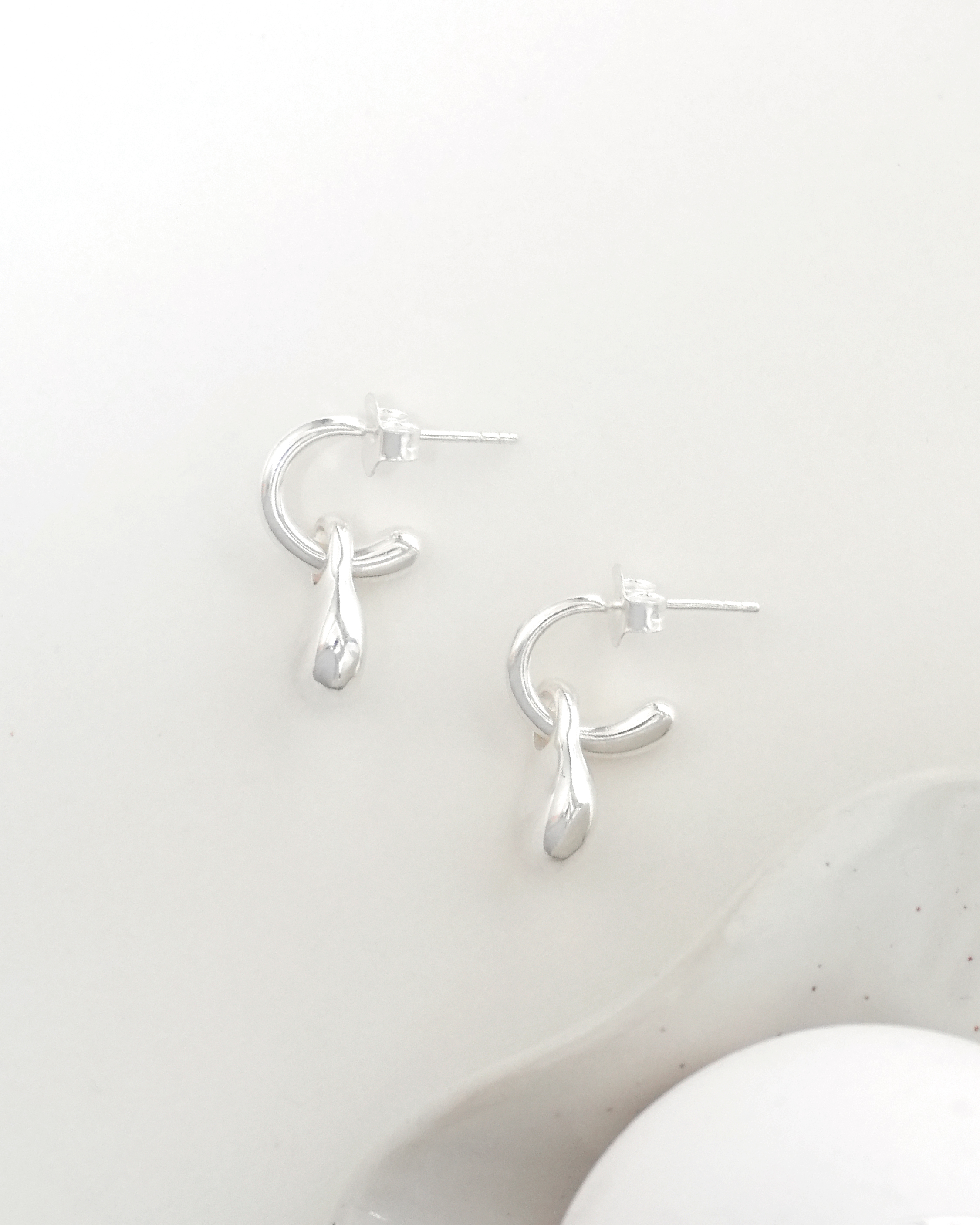 Glossy Flow Pendant Earrings