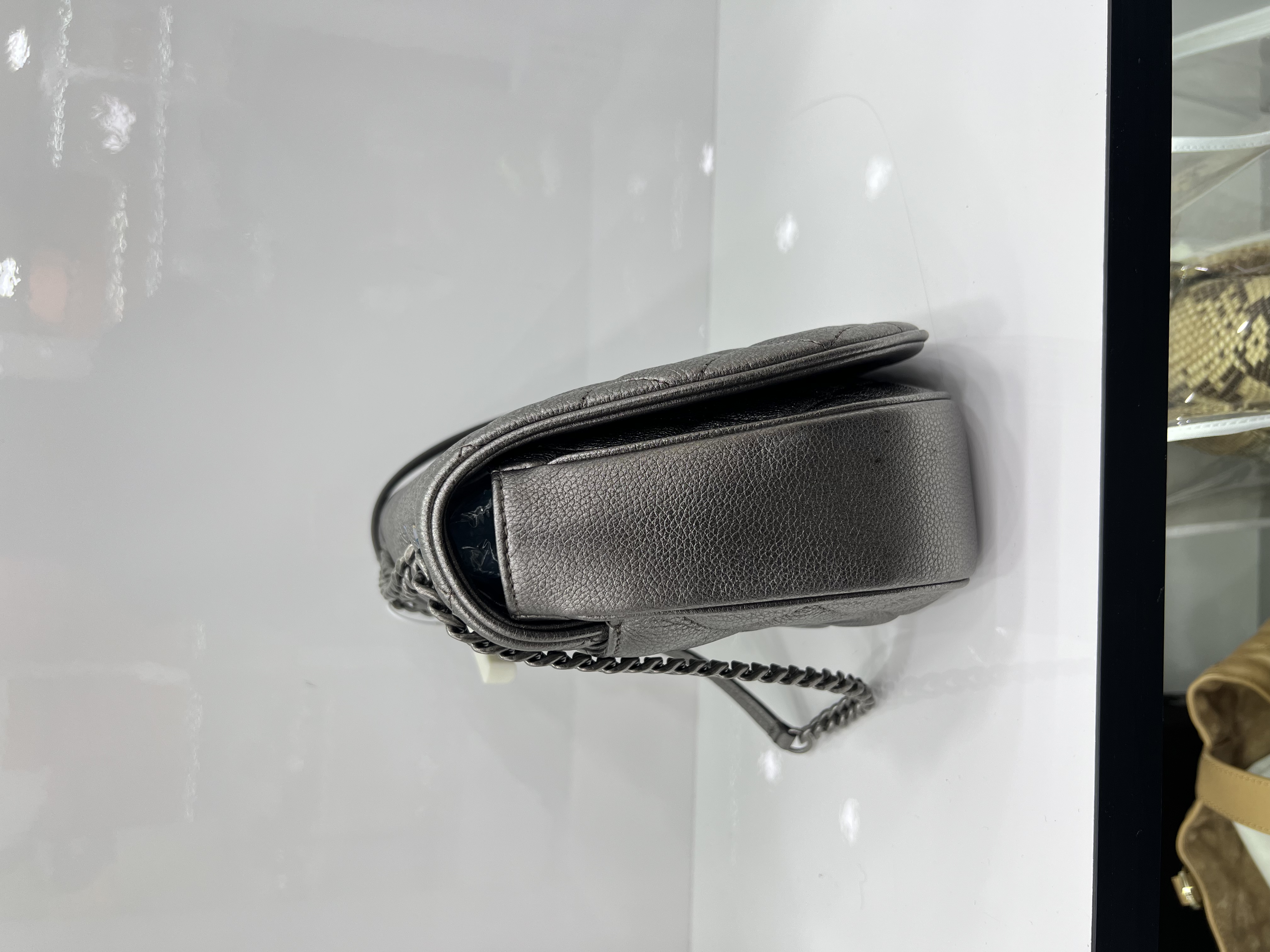 直播貨品 |  [1個-$100 2個-$300］EE99