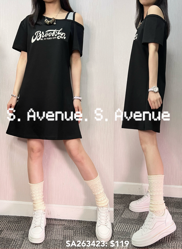 SA263423: 短袖側露膊英文字A字op