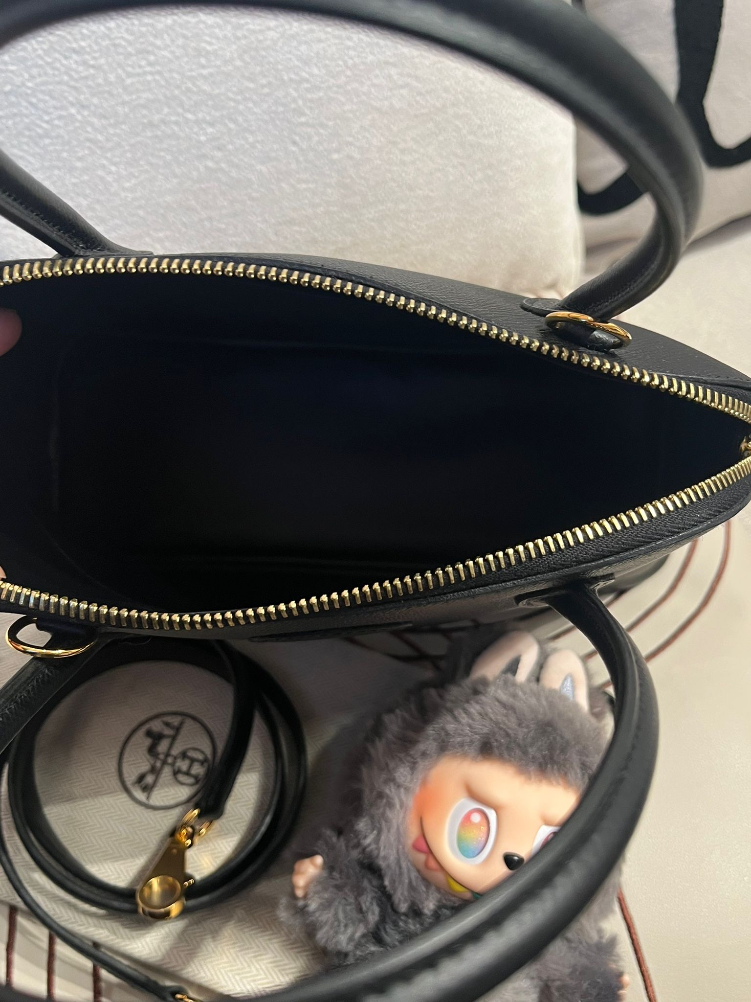 Hermes bolide 27,黑色牛皮金扣 STAMP D  100%Authentic ,99%new ✅肩帶全新未使用✅dust bag✅box 