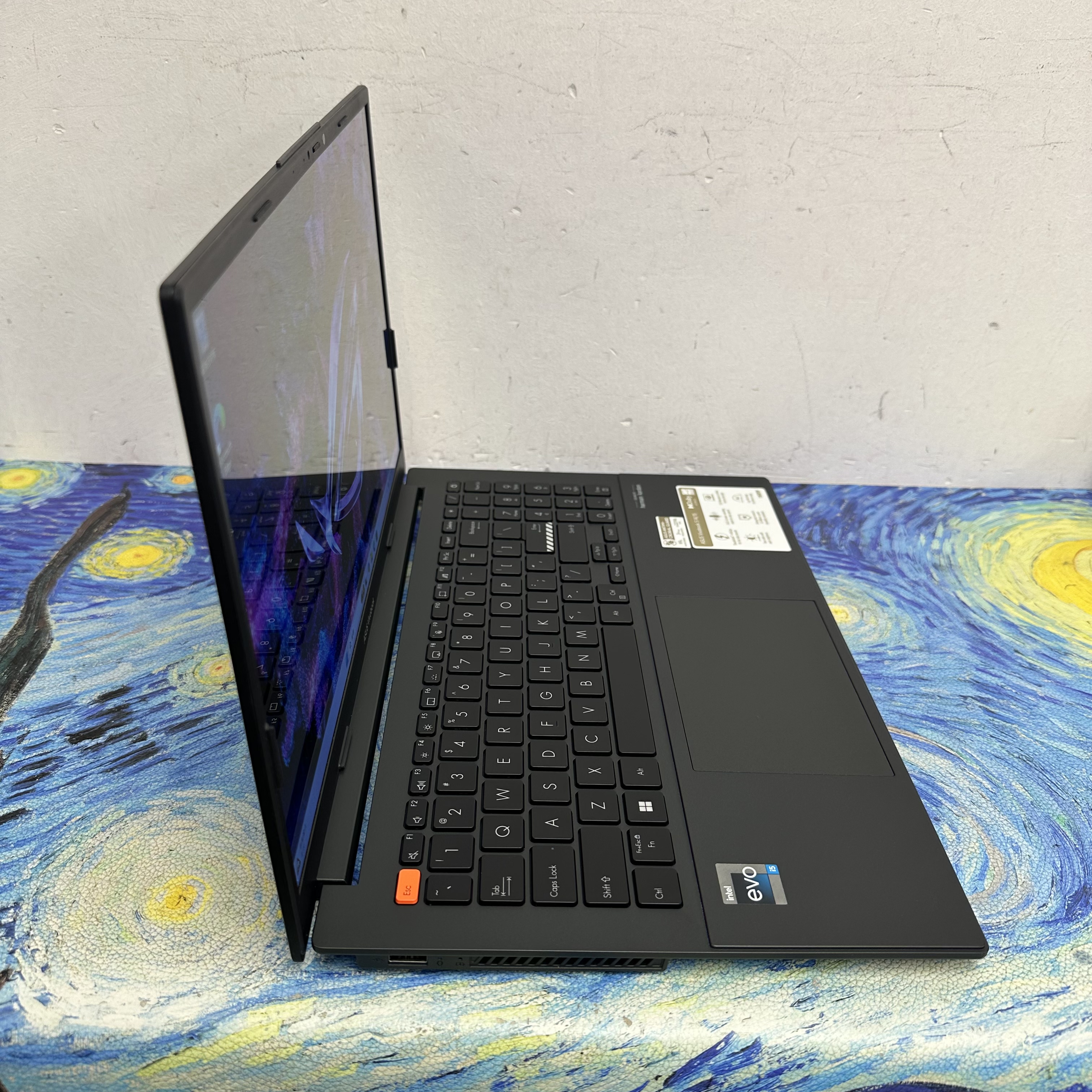 #5878 ASUS VivoBook i5-13500H /16GB Ram/512GB SSD/黑色機身 / Laptop / Notebook / 文書 / PC / Movie / Netflix /15吋 / Office / Win11 /