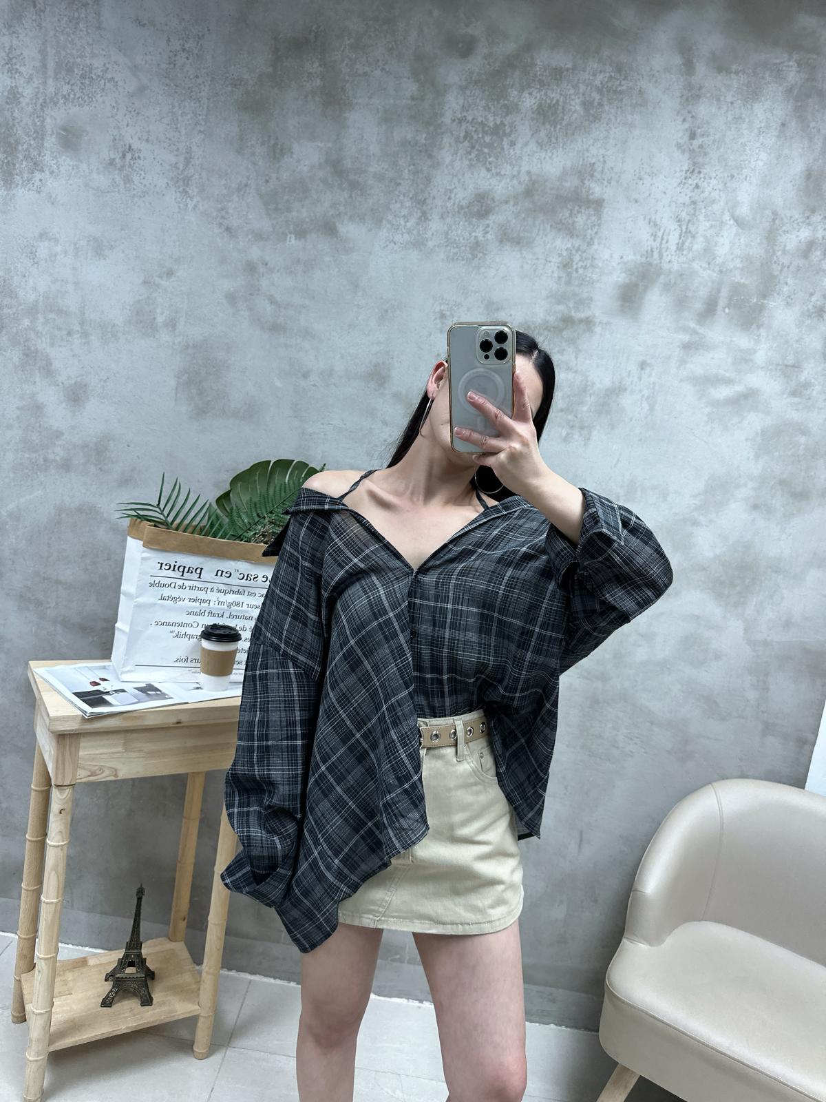 Q04 兩著薄棉麻格仔恤衫