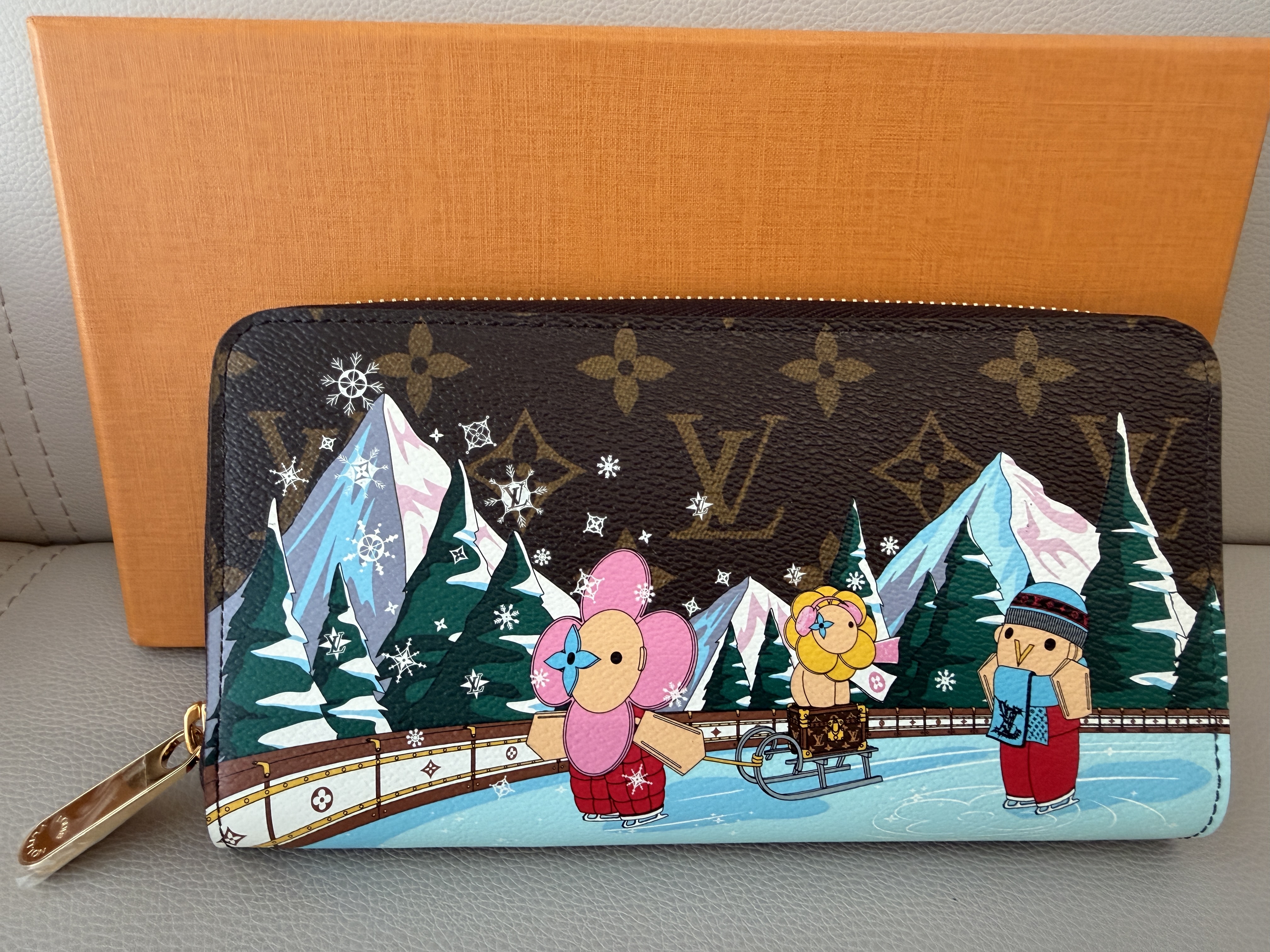 Louis Vuitton Vivienne 限量絕版長銀包
