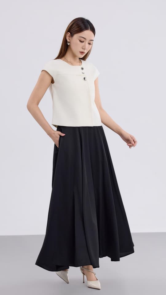 10141323 Celeste Sculpt Boatneck Top