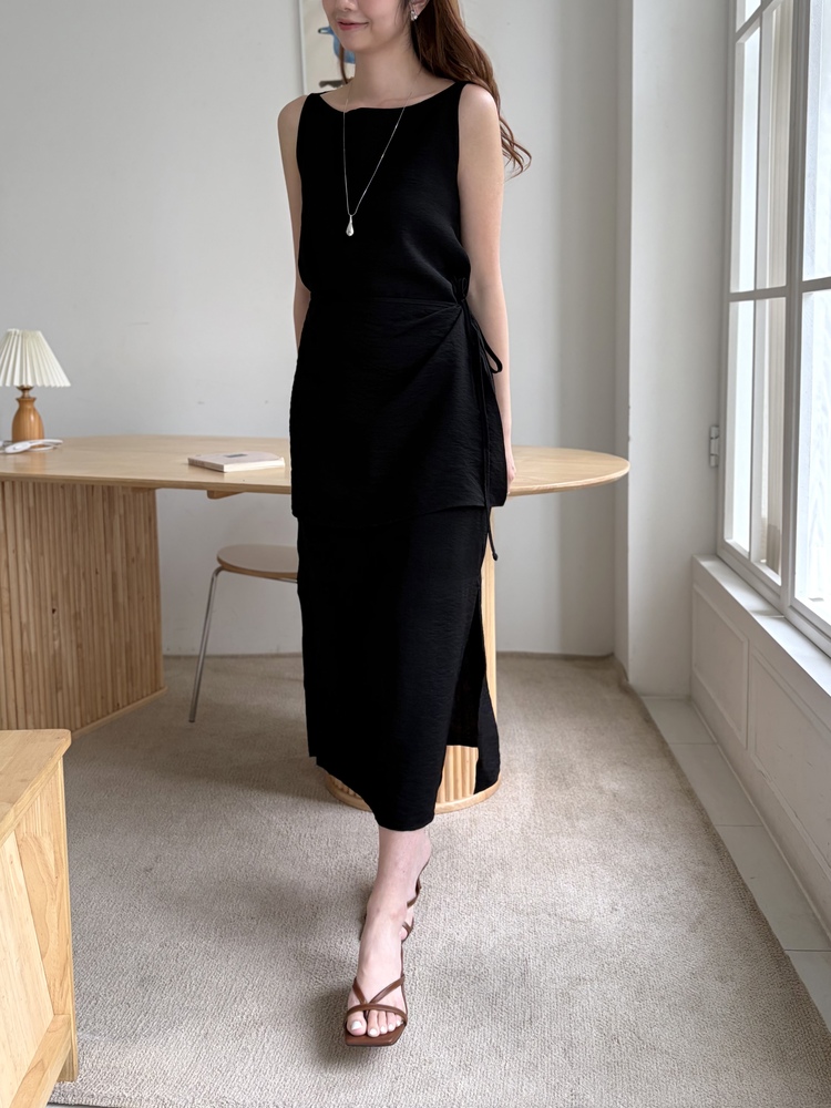 Boat Neck Layered Dress (Black)