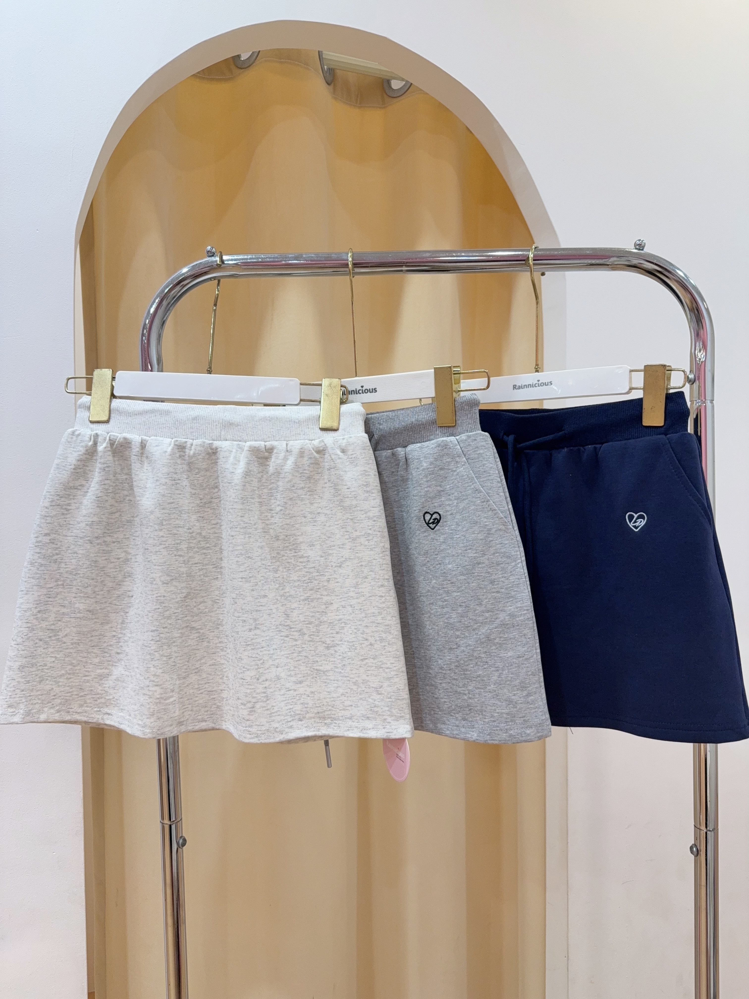 韩系小爱心刺绣半身短裙 R2666