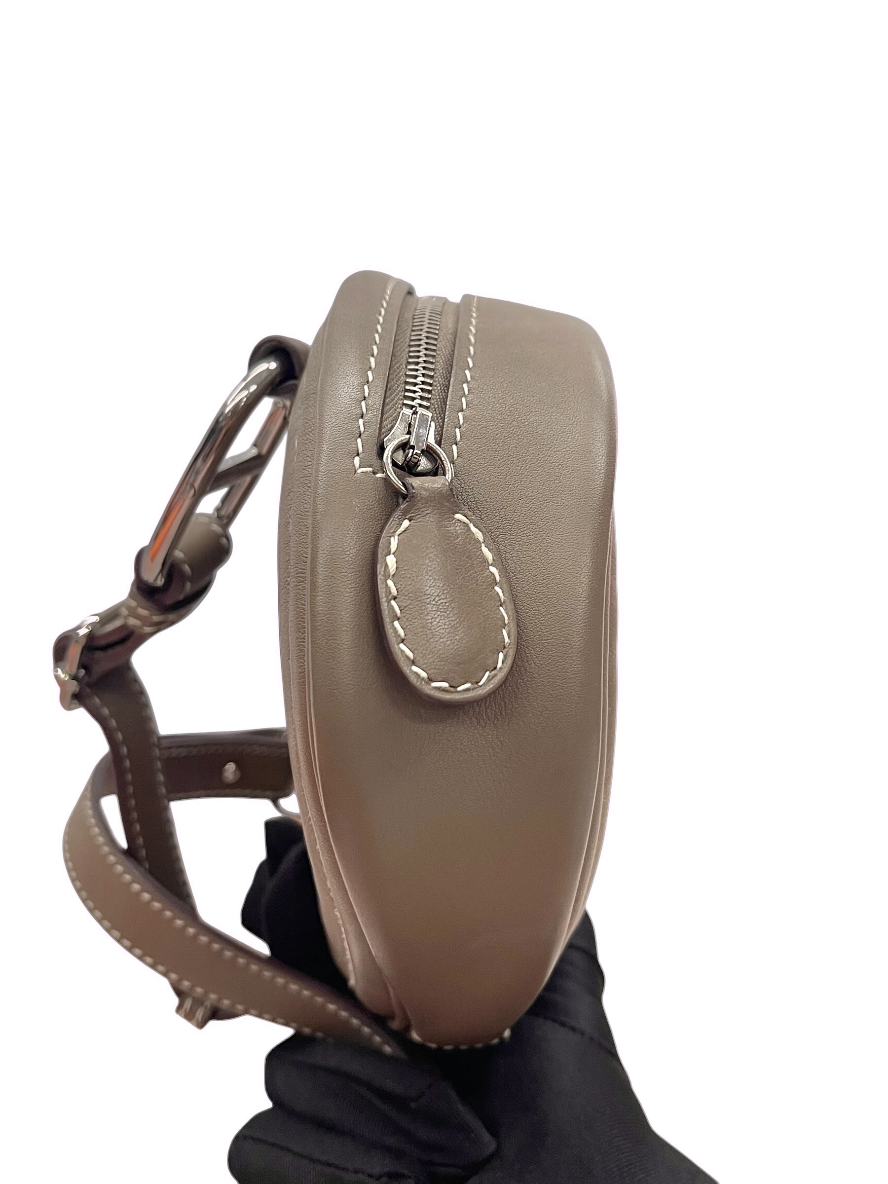 Pre-owned Hermes In The Loop BNANE VEAU Swift Stamp Z / Product Code: 081307
