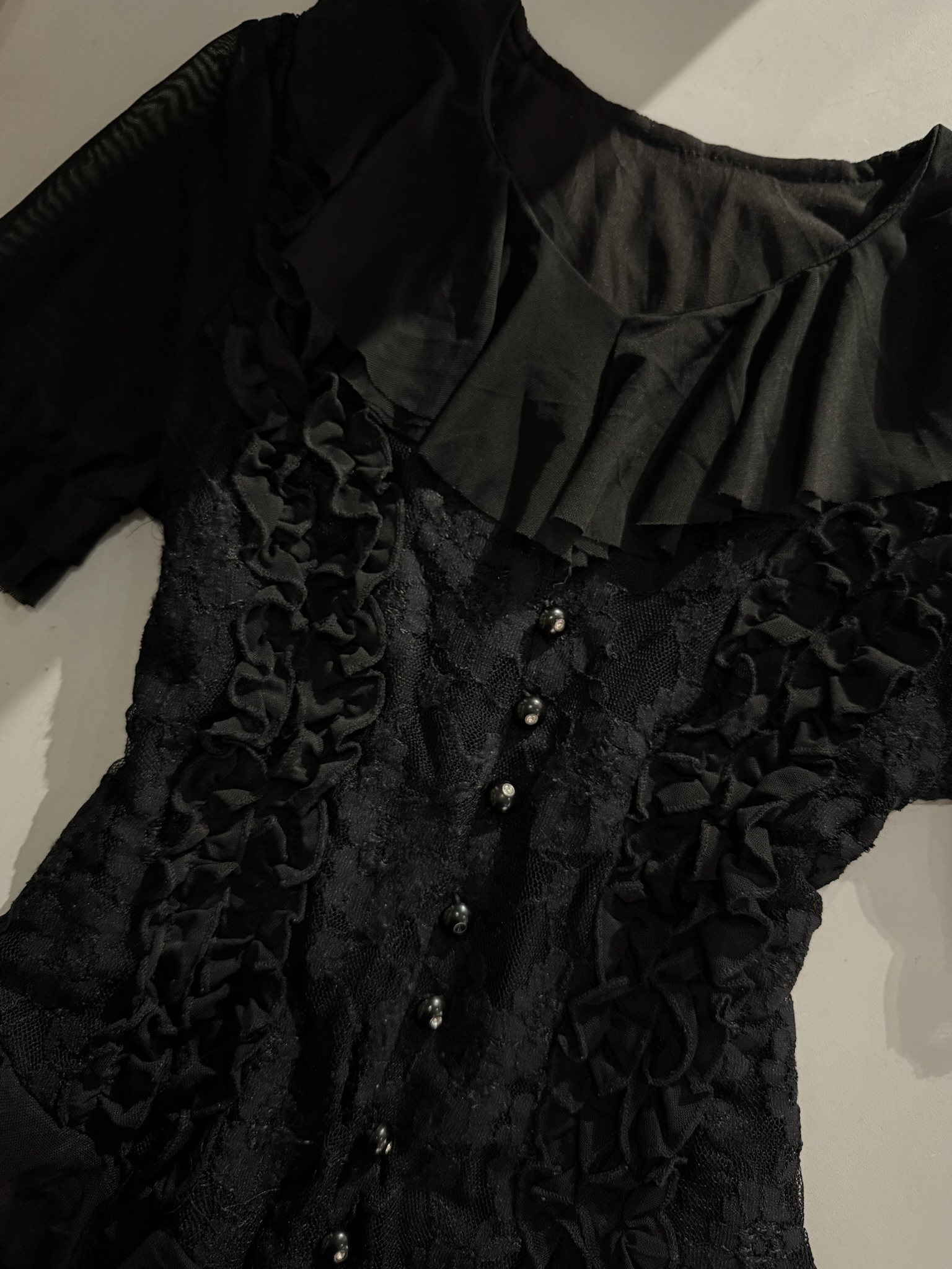 Textured Lace Peplum Top with Ruffled Collar