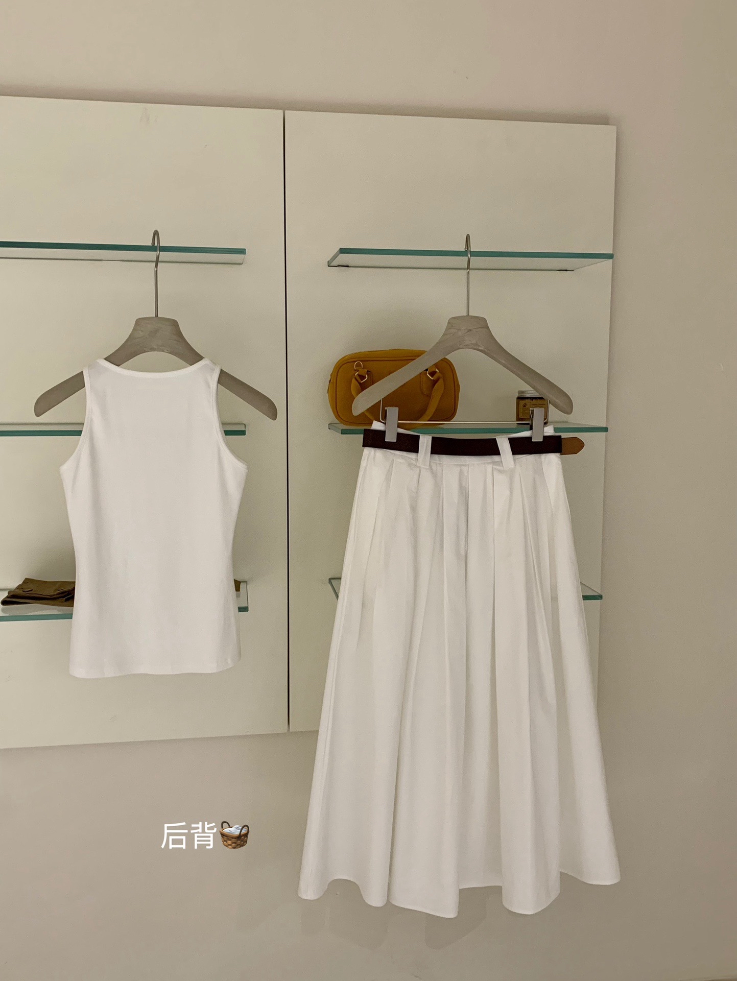 Victoria Tank Top + A-line Pleated Maxi Skirt 极简风圆领背心+百褶大摆半身裙两件套(附送腰带) (3 Colours)
