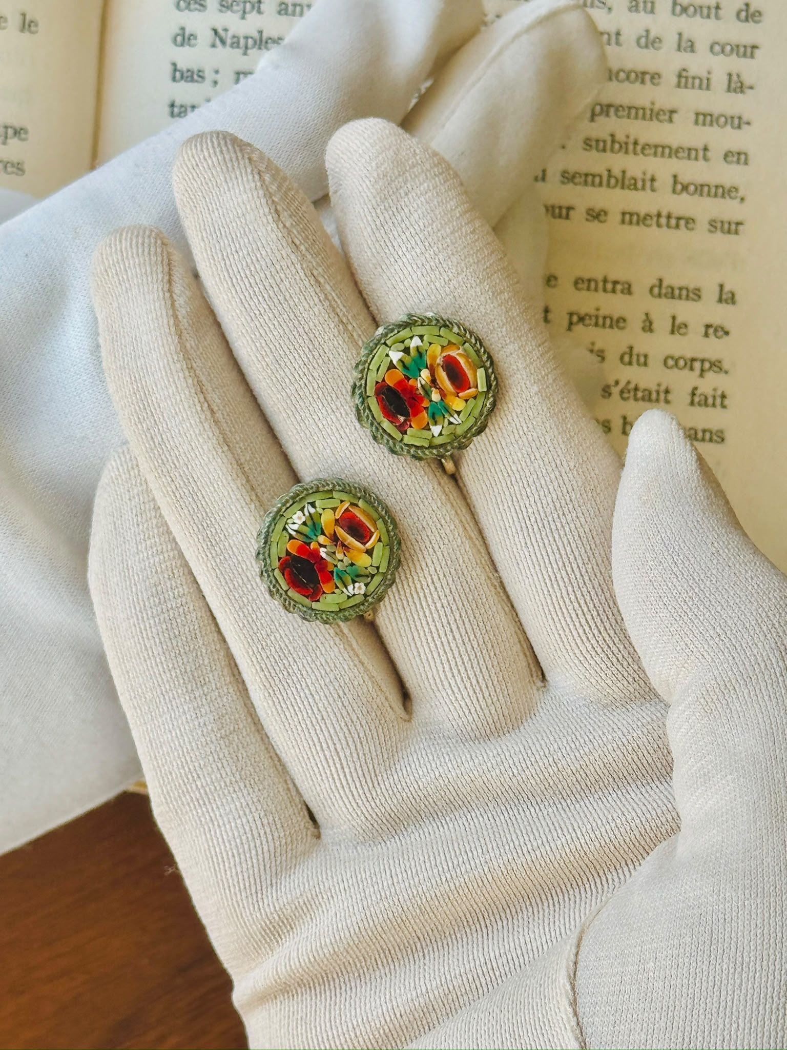 Vintage Mid-Century Green Floral Mosaic Screw-back Earrings (MT2690)