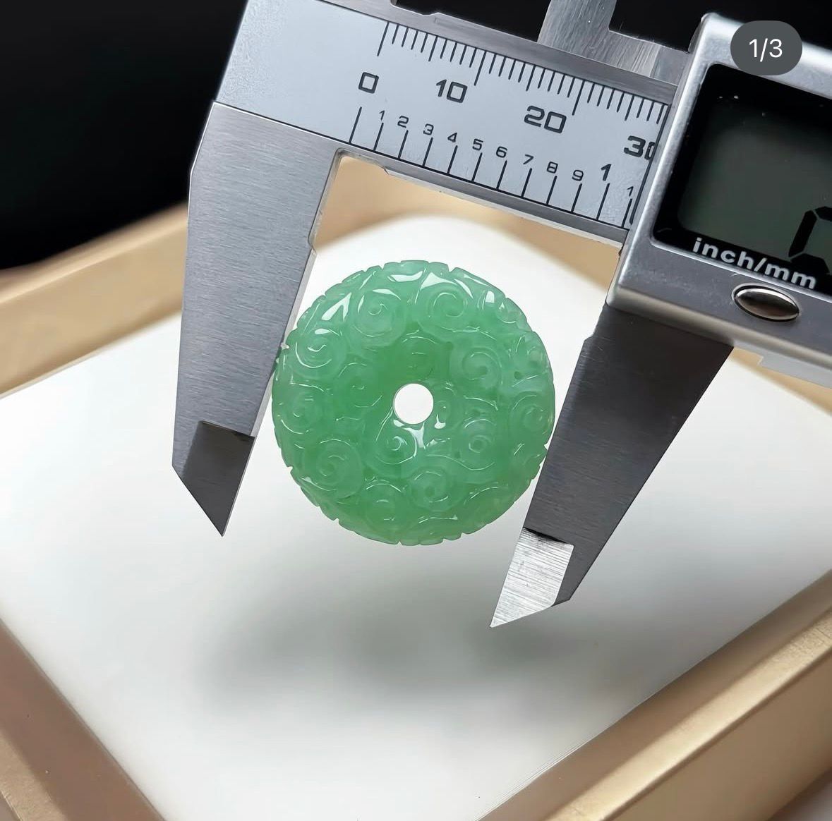 翠綠翡翠如意紋平安扣