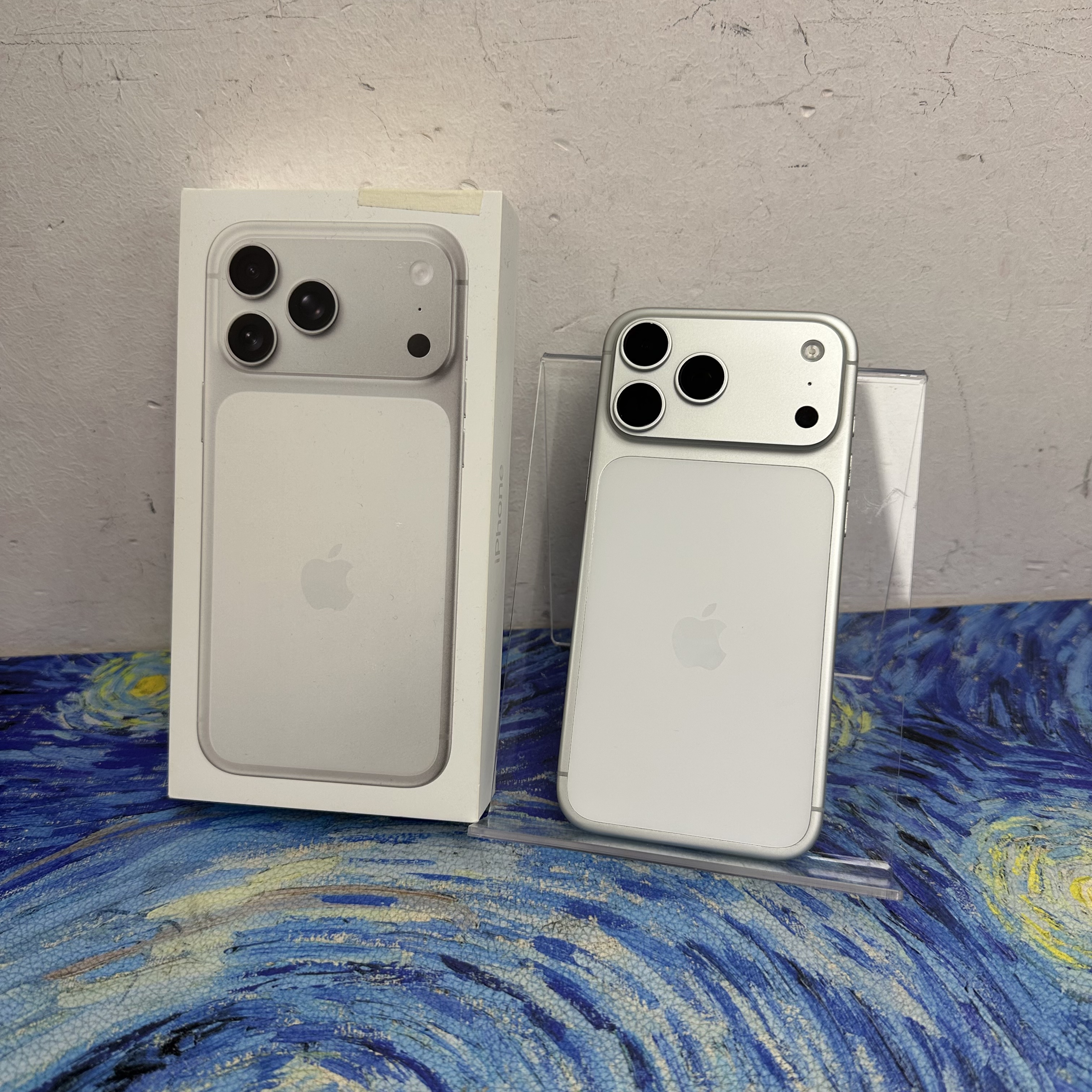 *6924 17 Pro Max 勁靚機 256GB 銀色 Silver 國際版