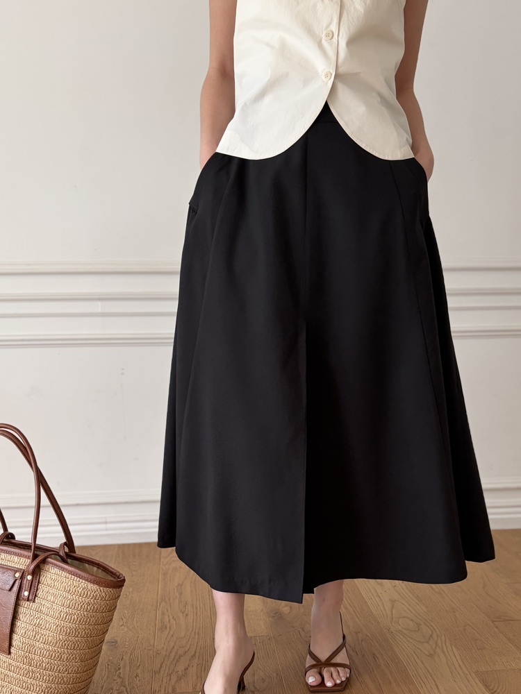 Front-Slit Midi Flare Skirt (Black)