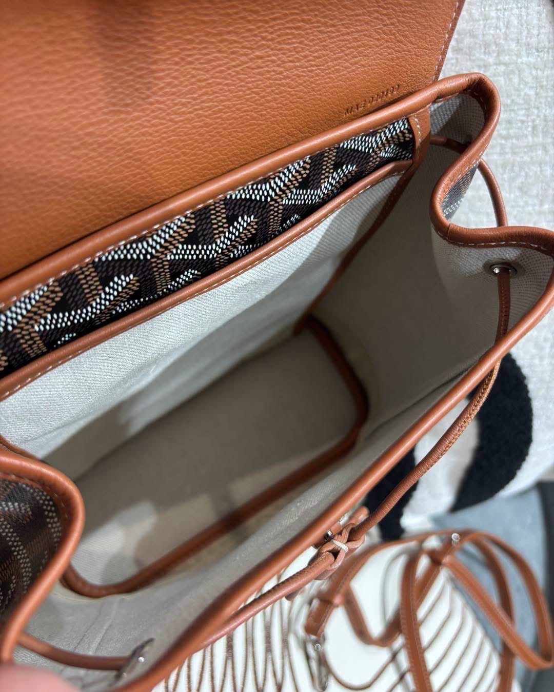 Goyard alpin mini backpack tan 100%Authentic, 98%new ✅dust bag 