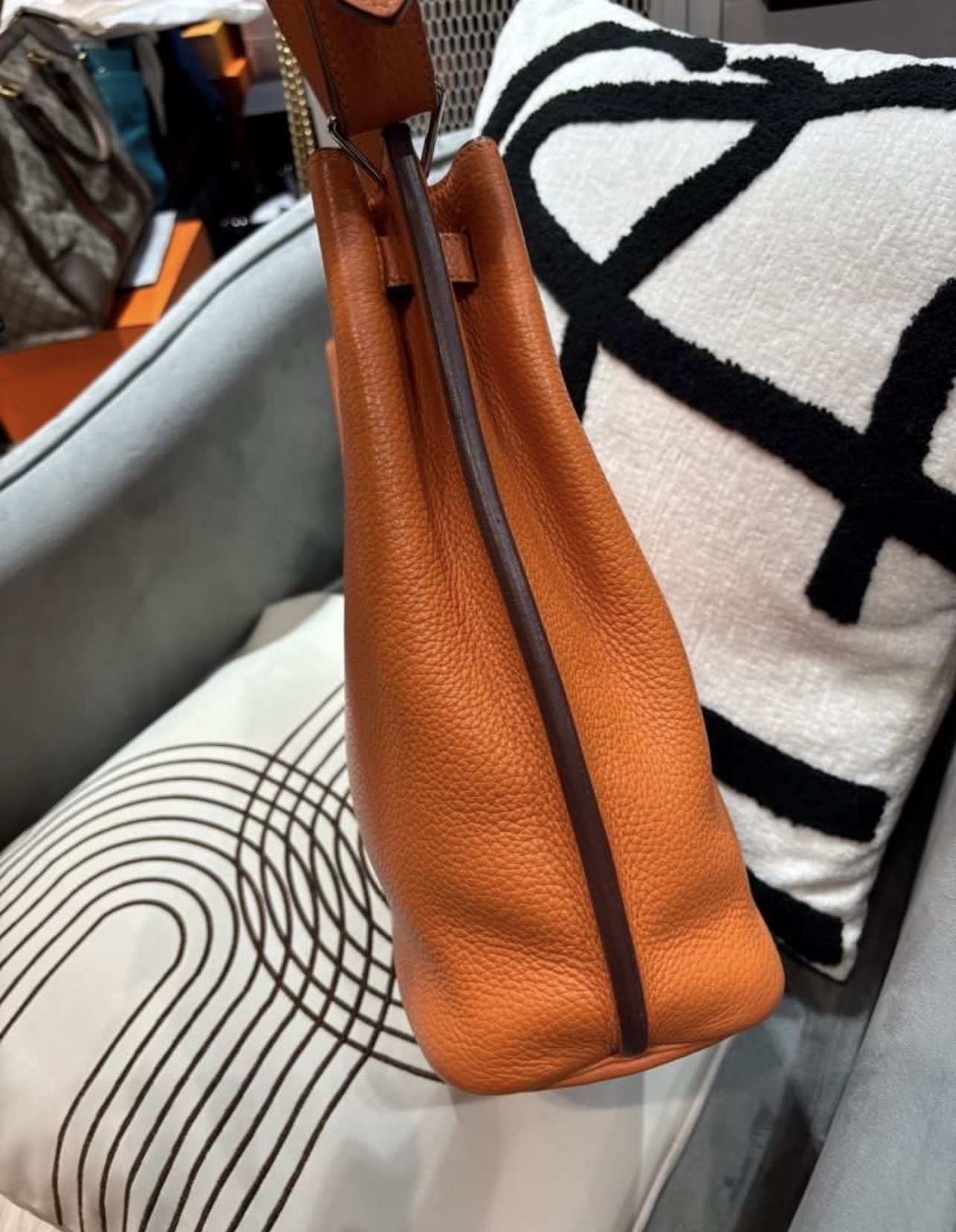 Hermes So Kelly Stamp [P] 100%Authentic, 95%New ✅Dust bag