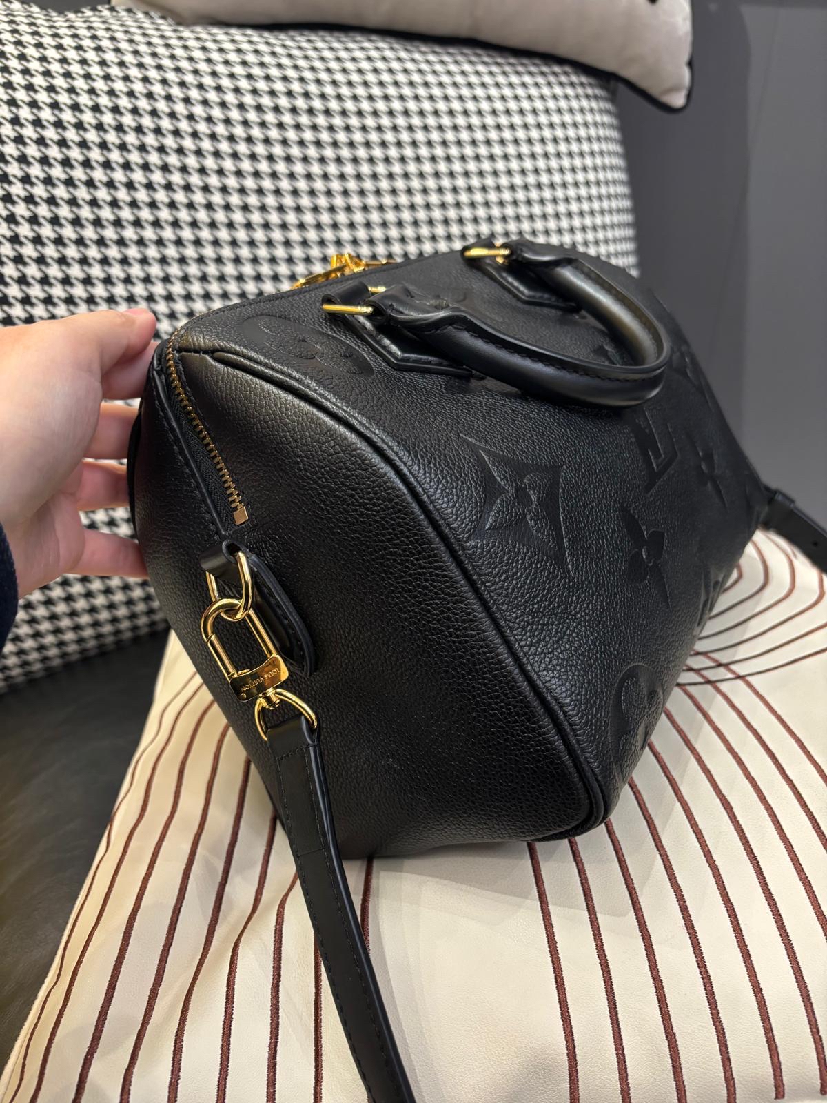LV speedy Bandoulière 25 calfskin 100%Authentic, 98%New  ✅Key Lock ✅Dust bag