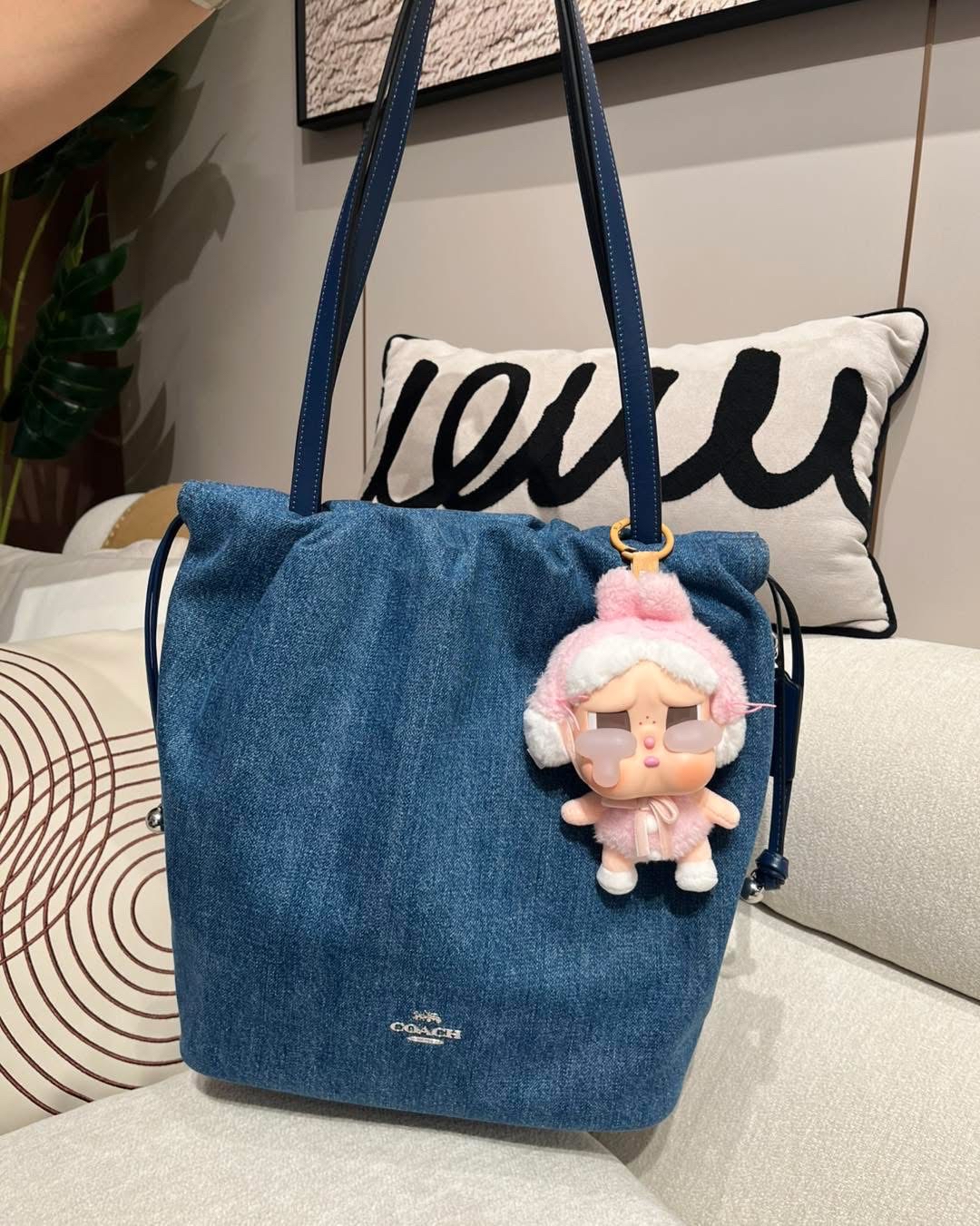 Coach Faye drawstring denim tote bag ,100%Authentic,99%New ✅Dust bag