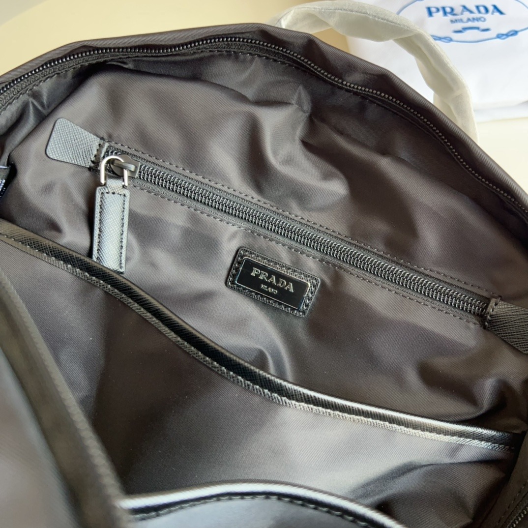 【現貨原單】Prada Re-Nylon and Saffiano leather backpack 背囊