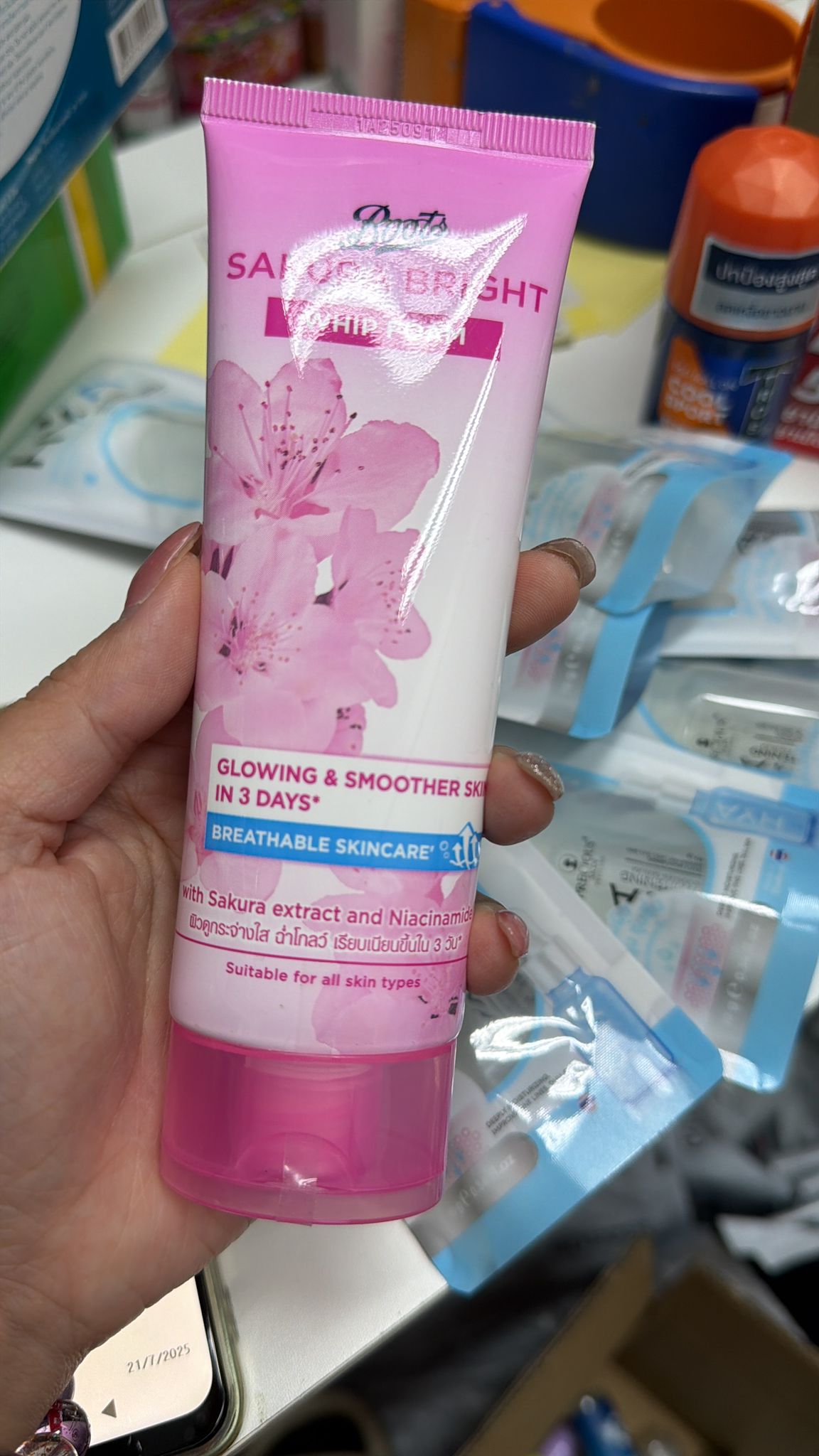 泰國boots櫻花保濕洗面奶100ml