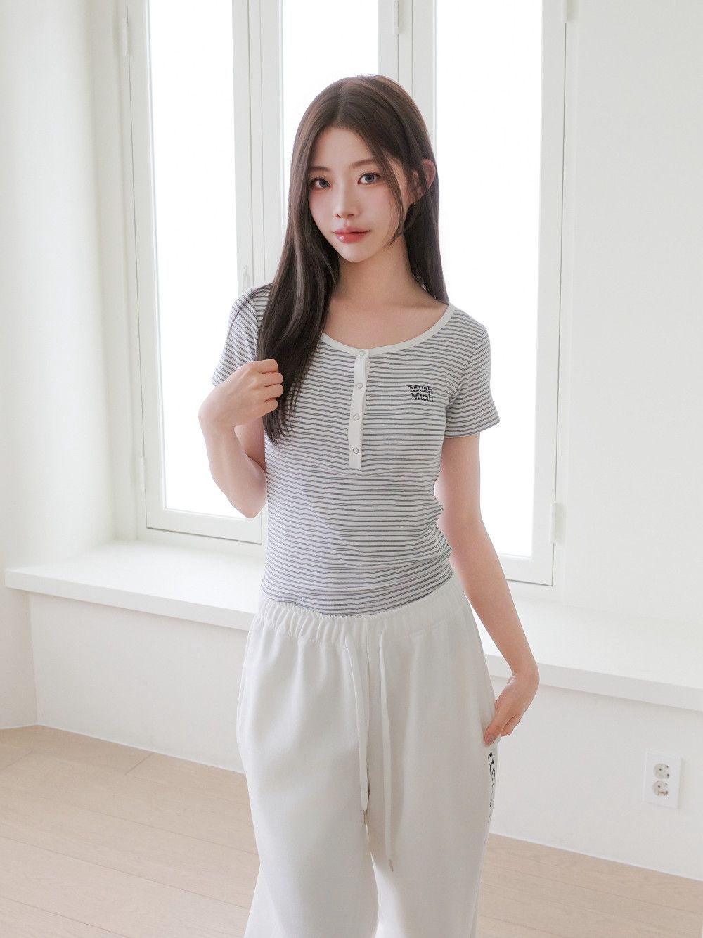 <預訂>🇰🇷MuahMuah HENLEY NECK STRIPE HALF T-SHIRT