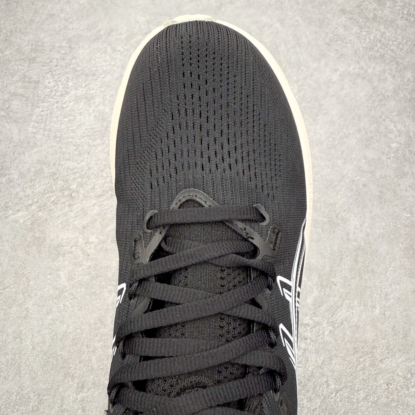 mAsics Gel-Nimbus 28