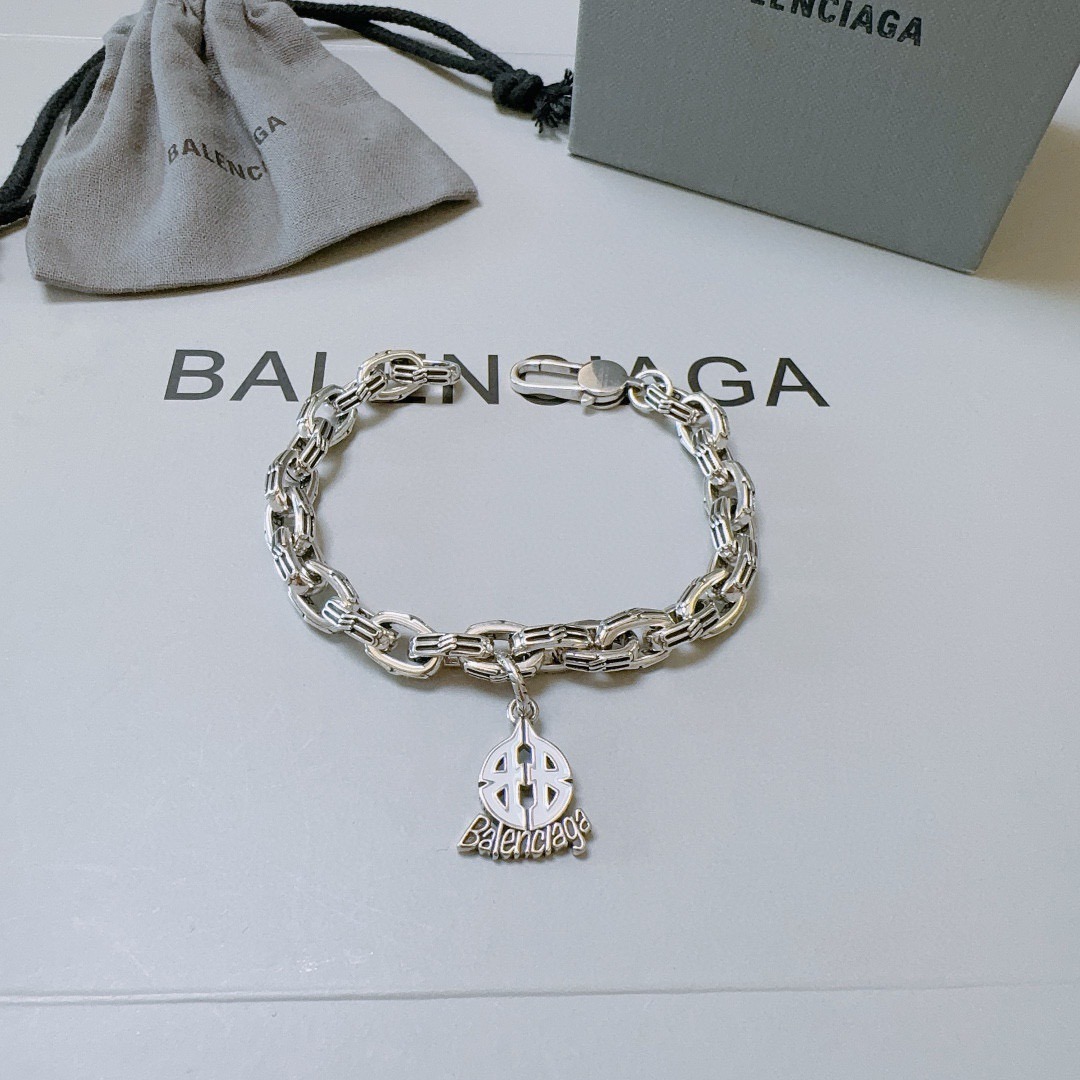 【原單】Balenciaga BB 吊墜銀色鏈條手鍊 - 禮盒裝