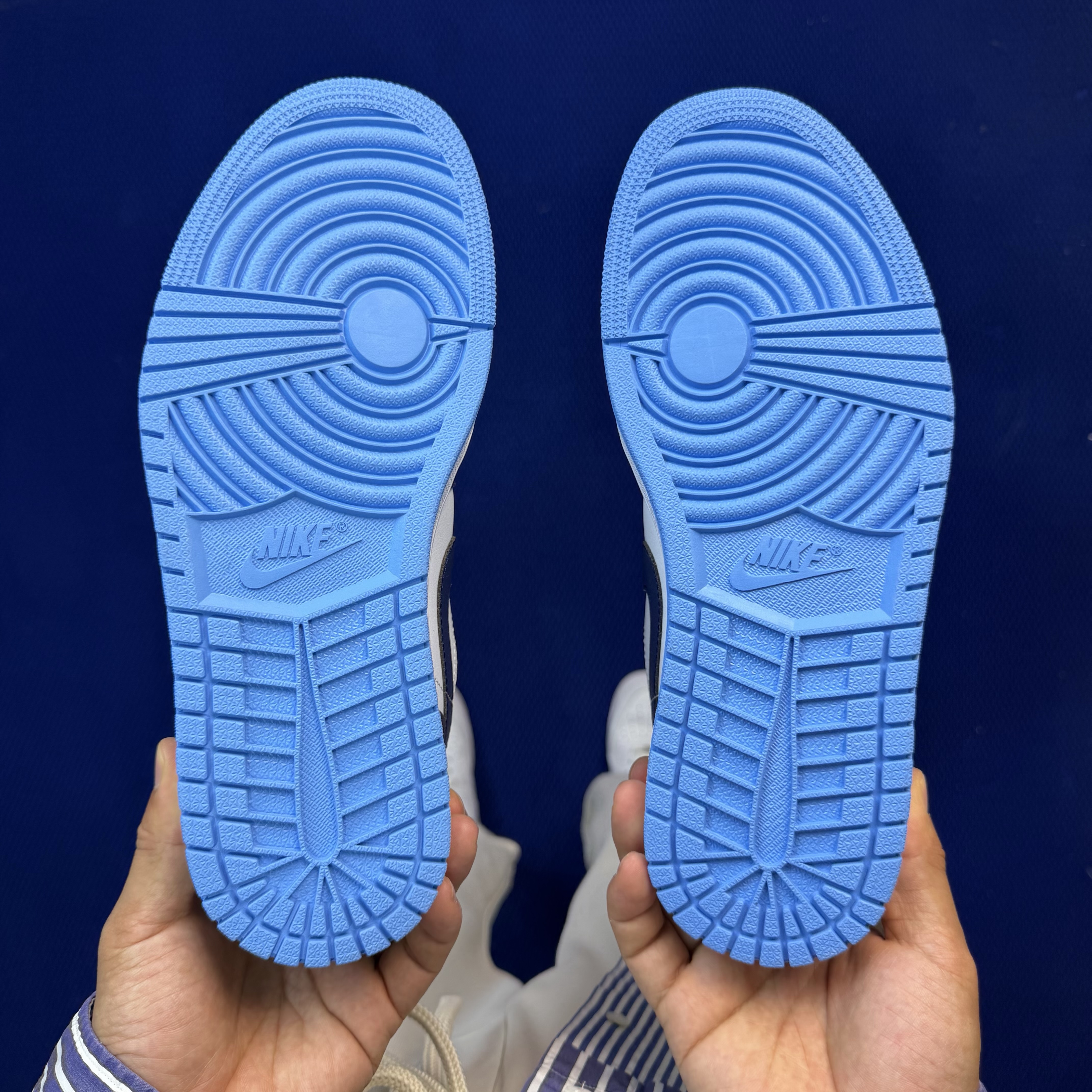 Nike Air Jordan1 Low 553558-404