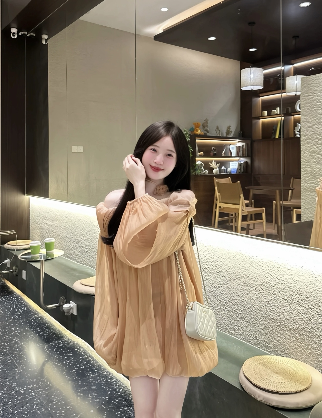 TP399一字肩挂脖上衣