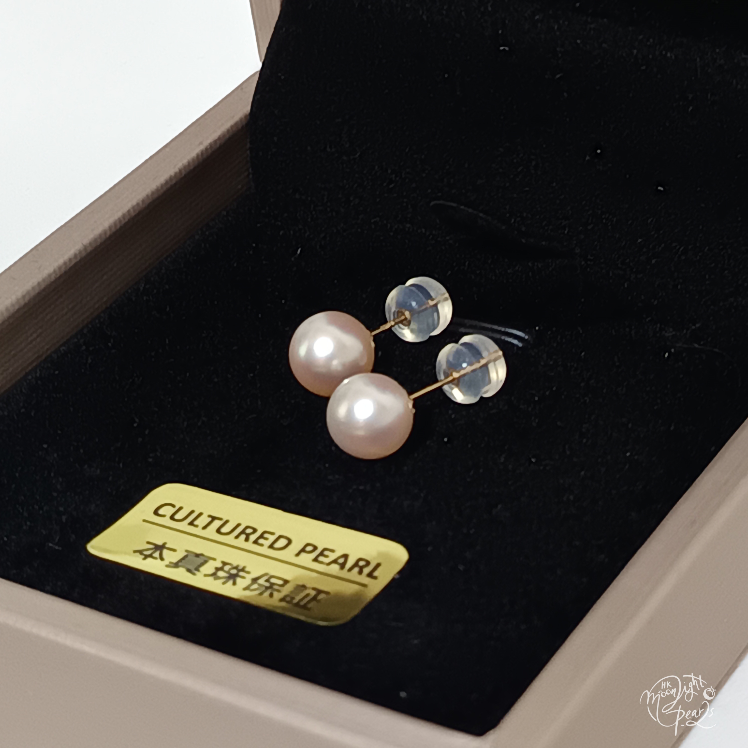 近正圓極強光日本akoya櫻花粉海水珍珠18k金吊墜+18k金耳釘套裝（送金色s925銀鍊）